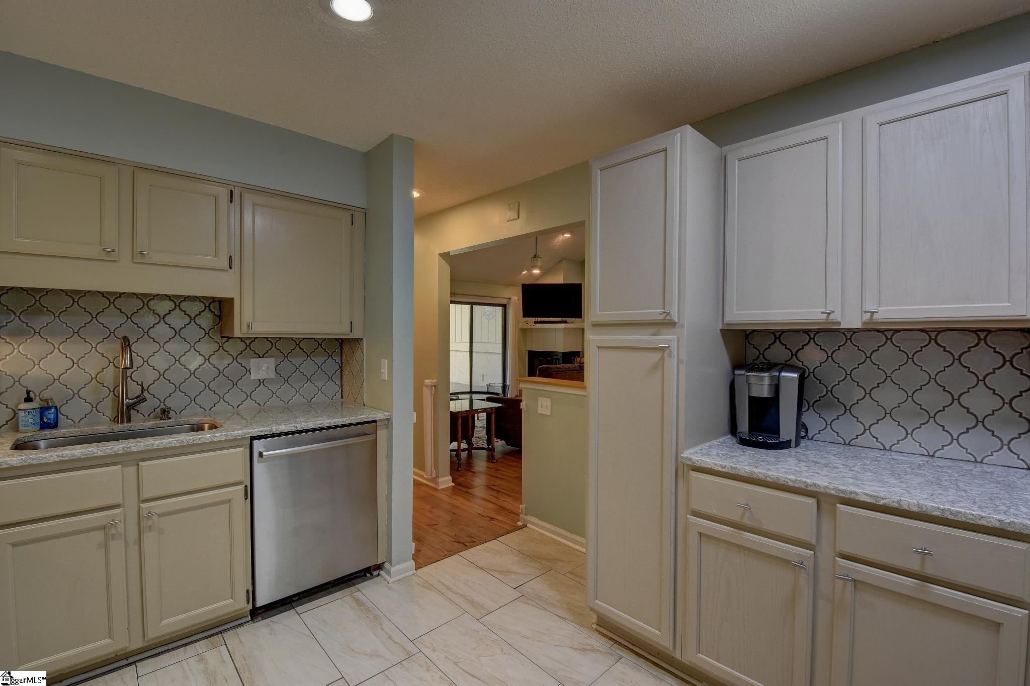 210 Harbor Cove Drive Property Photo 12