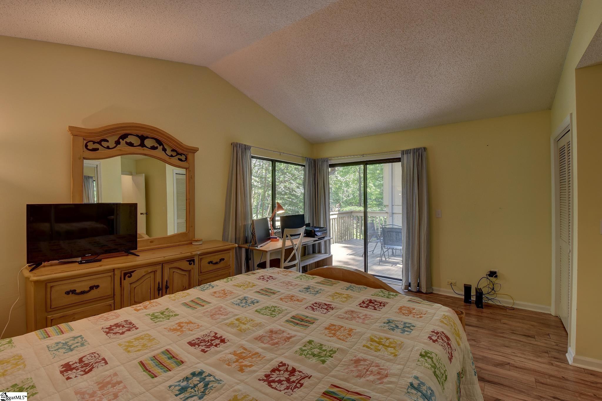 210 Harbor Cove Drive Property Photo 15