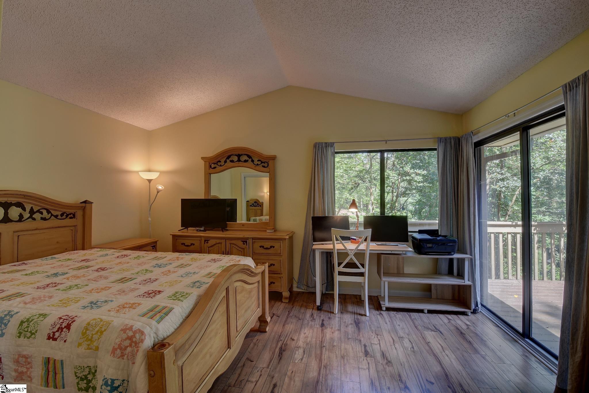 210 Harbor Cove Drive Property Photo 16