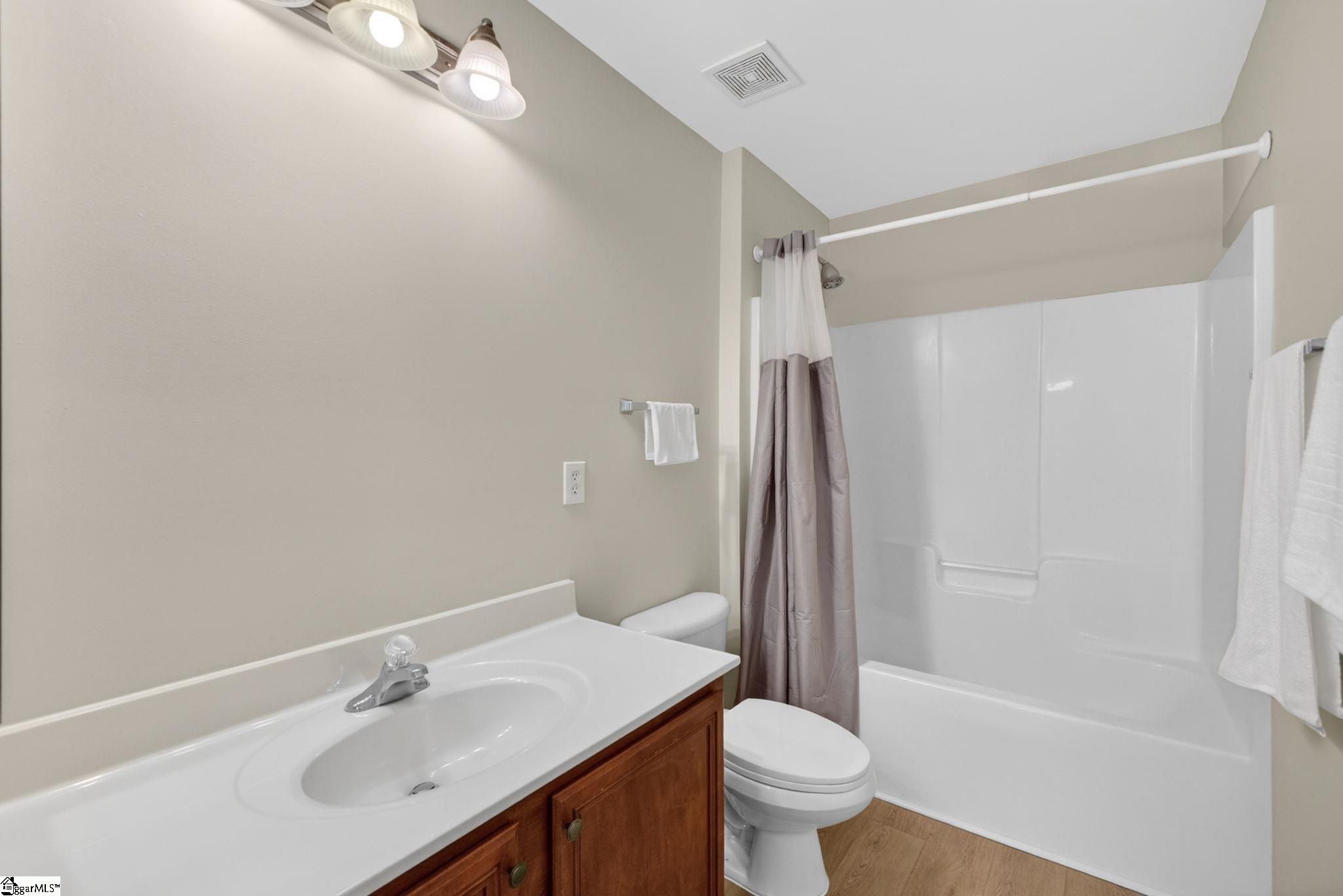 215 Brenleigh Court Property Photo 40