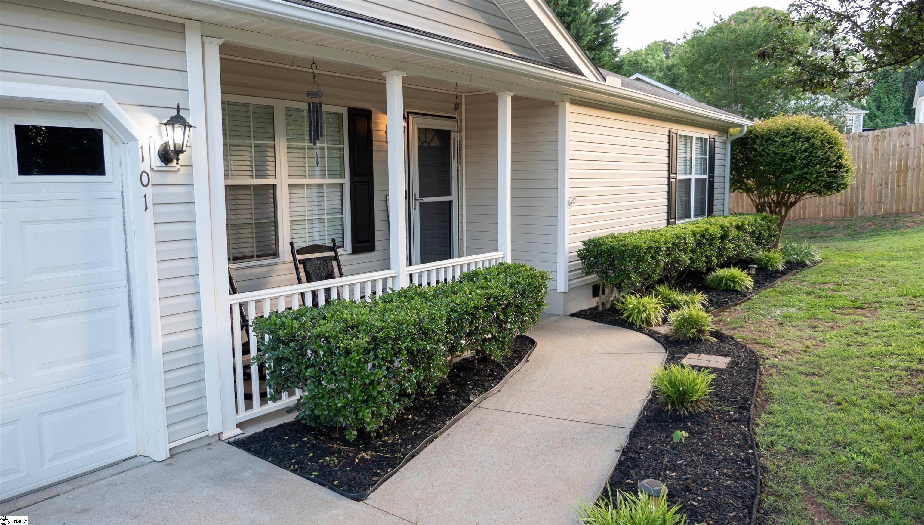 101 Kingston Court Property Photo 2