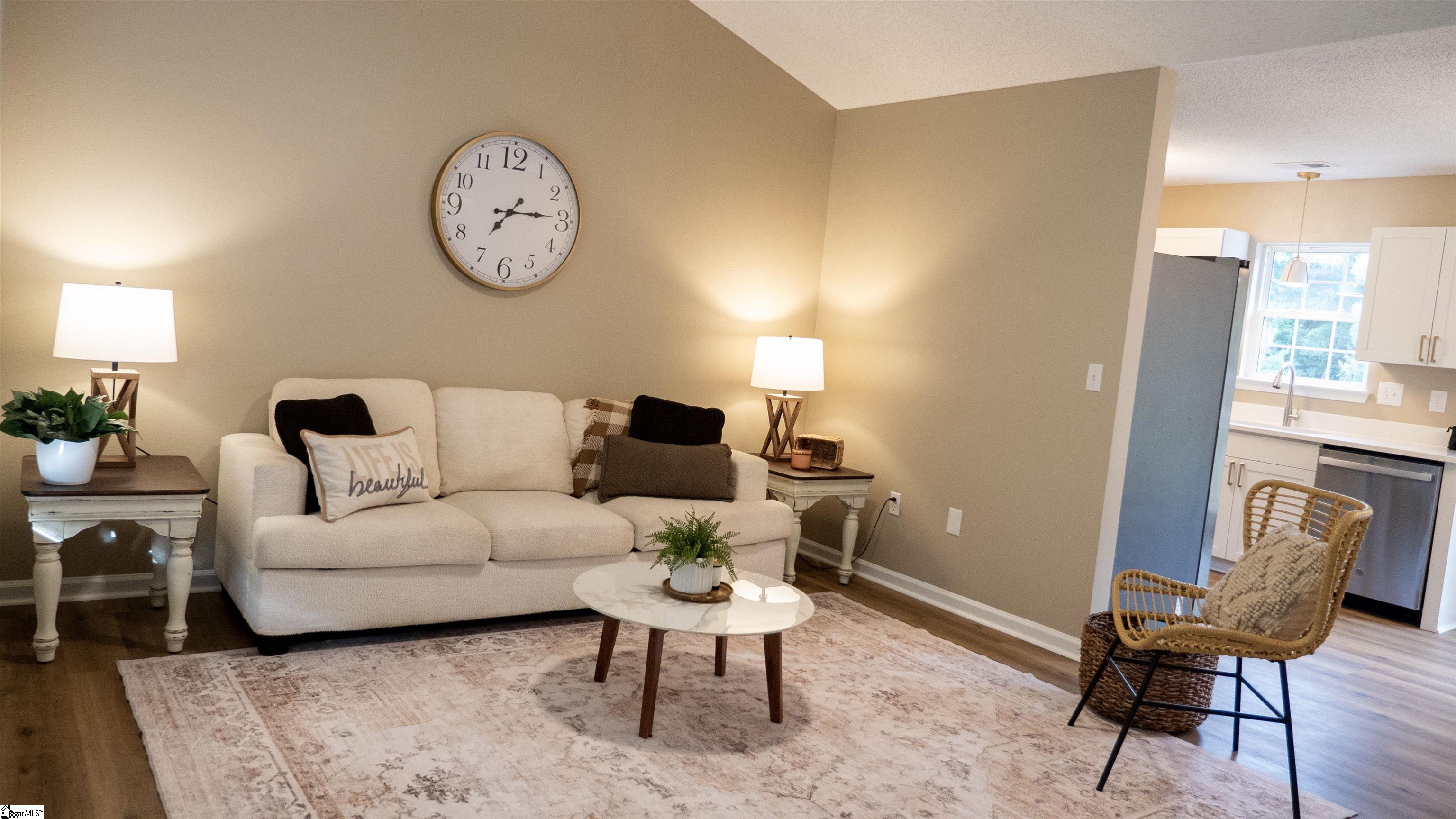 101 Kingston Court Property Photo 4