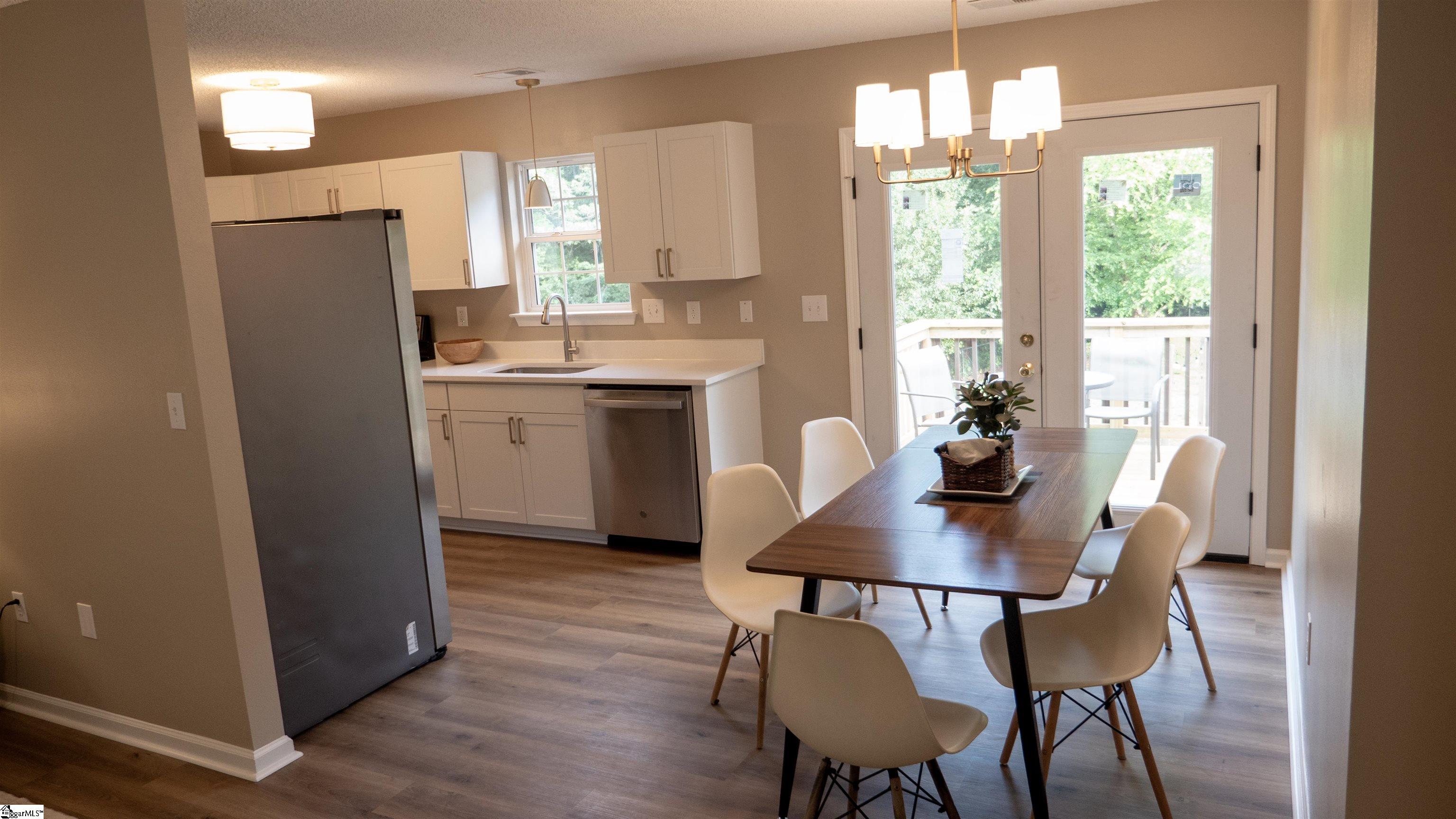 101 Kingston Court Property Photo 6