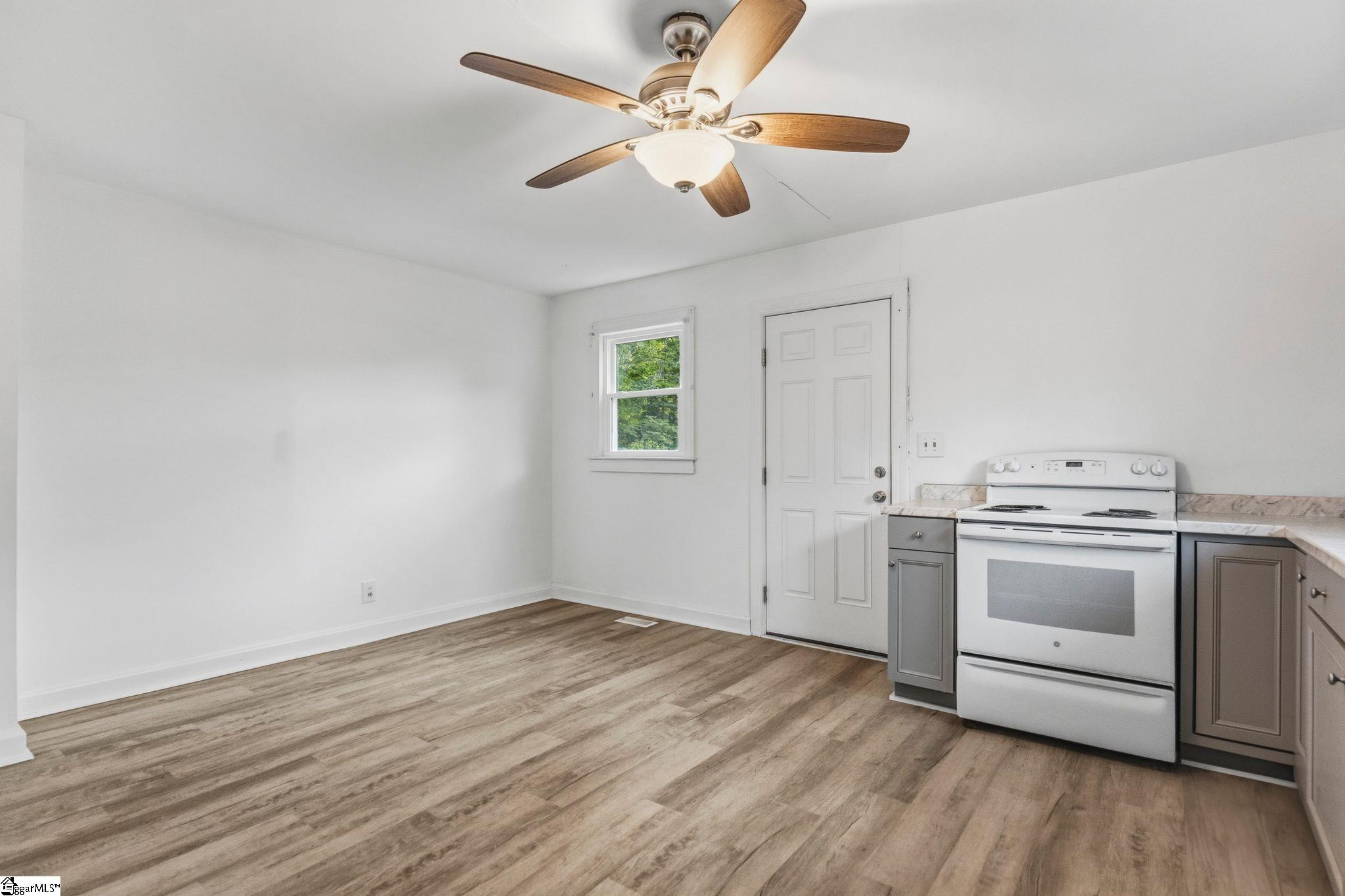 13 Walnut Lane Property Photo 11