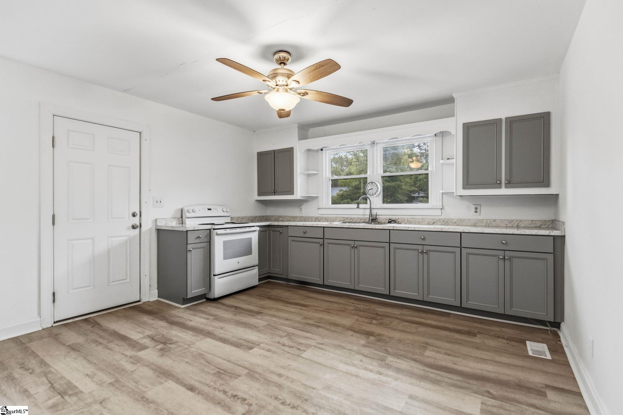 13 Walnut Lane Property Photo 12