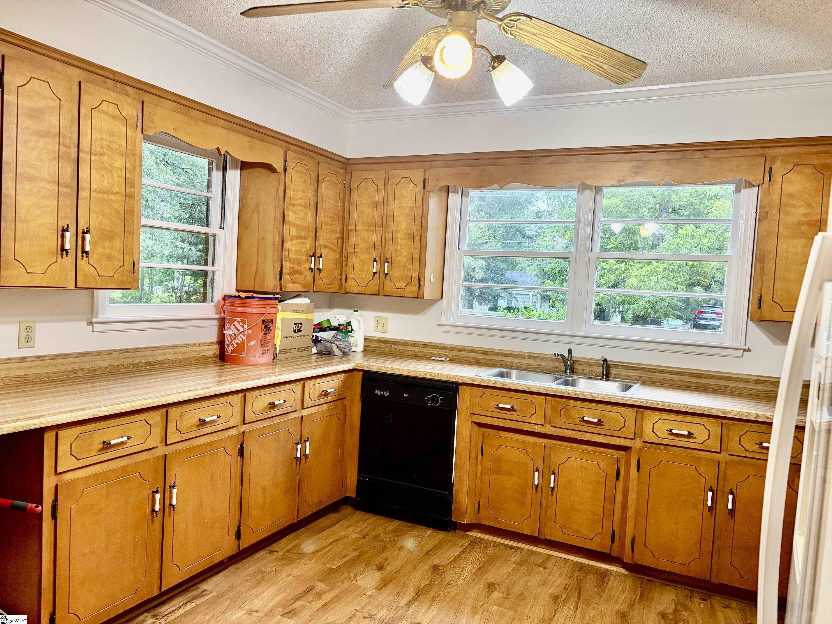 4421 New Cut Road Property Photo 10