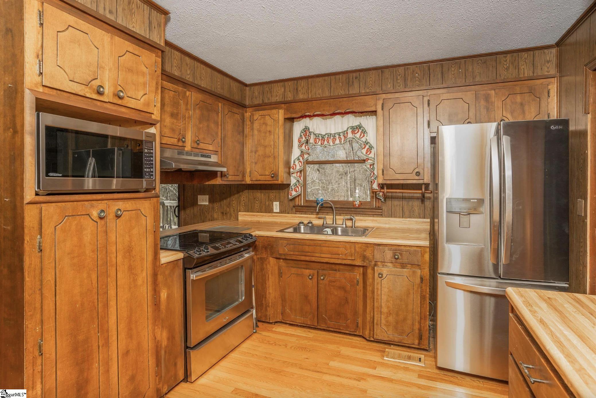 850 Forest Street Property Photo 5