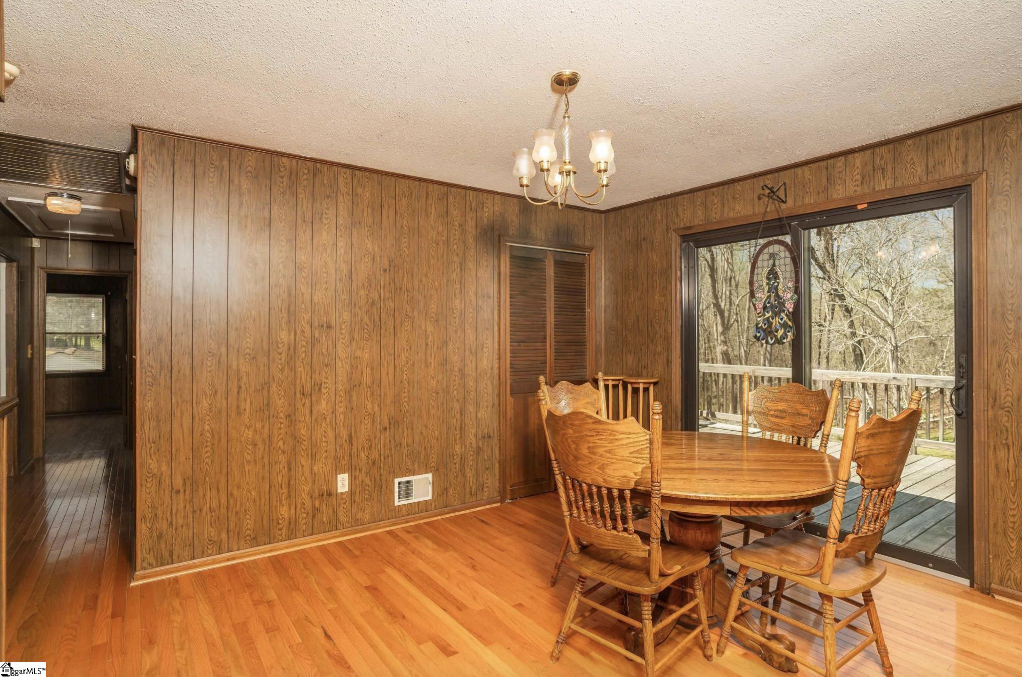 850 Forest Street Property Photo 6