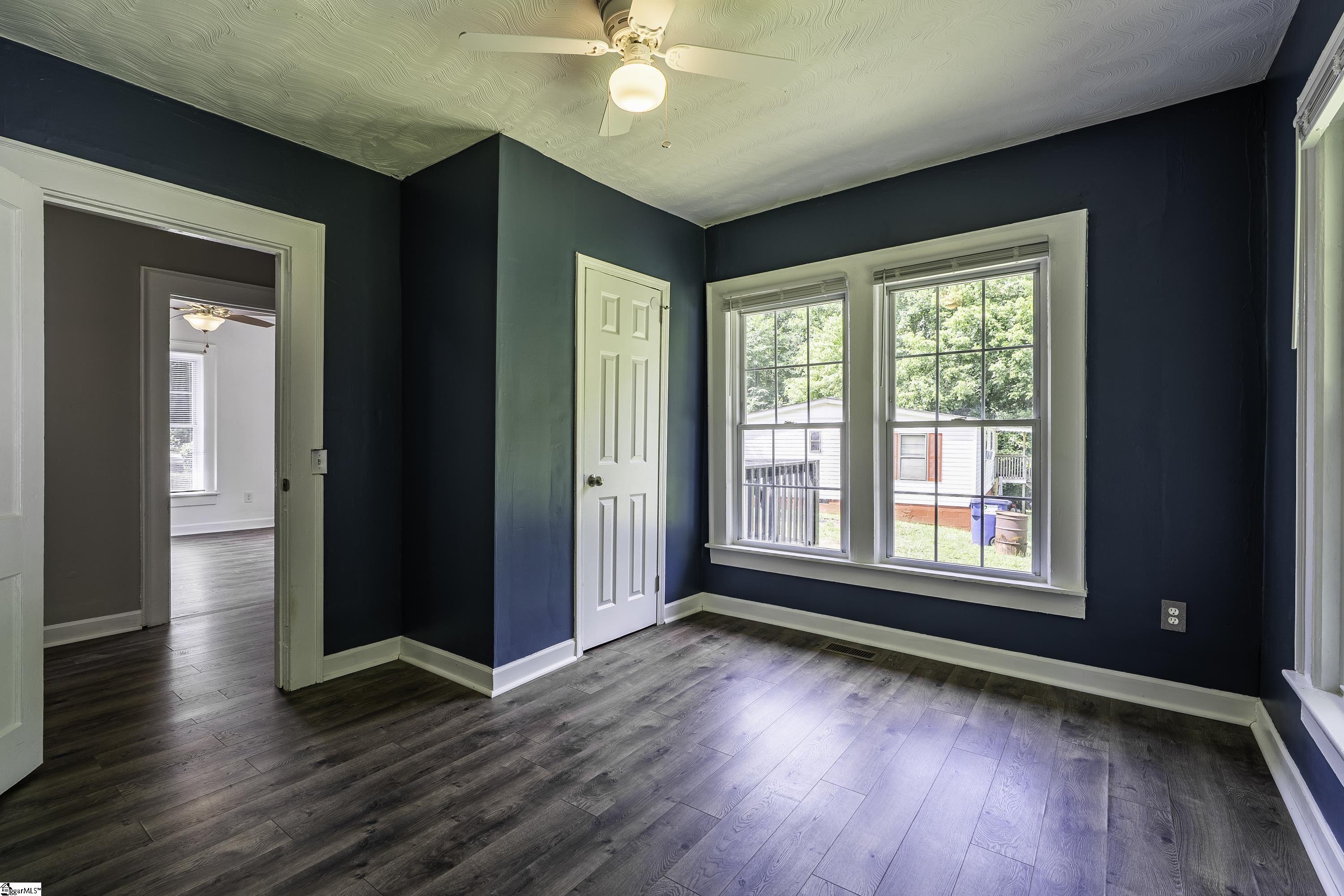 190 North Street Property Photo 6