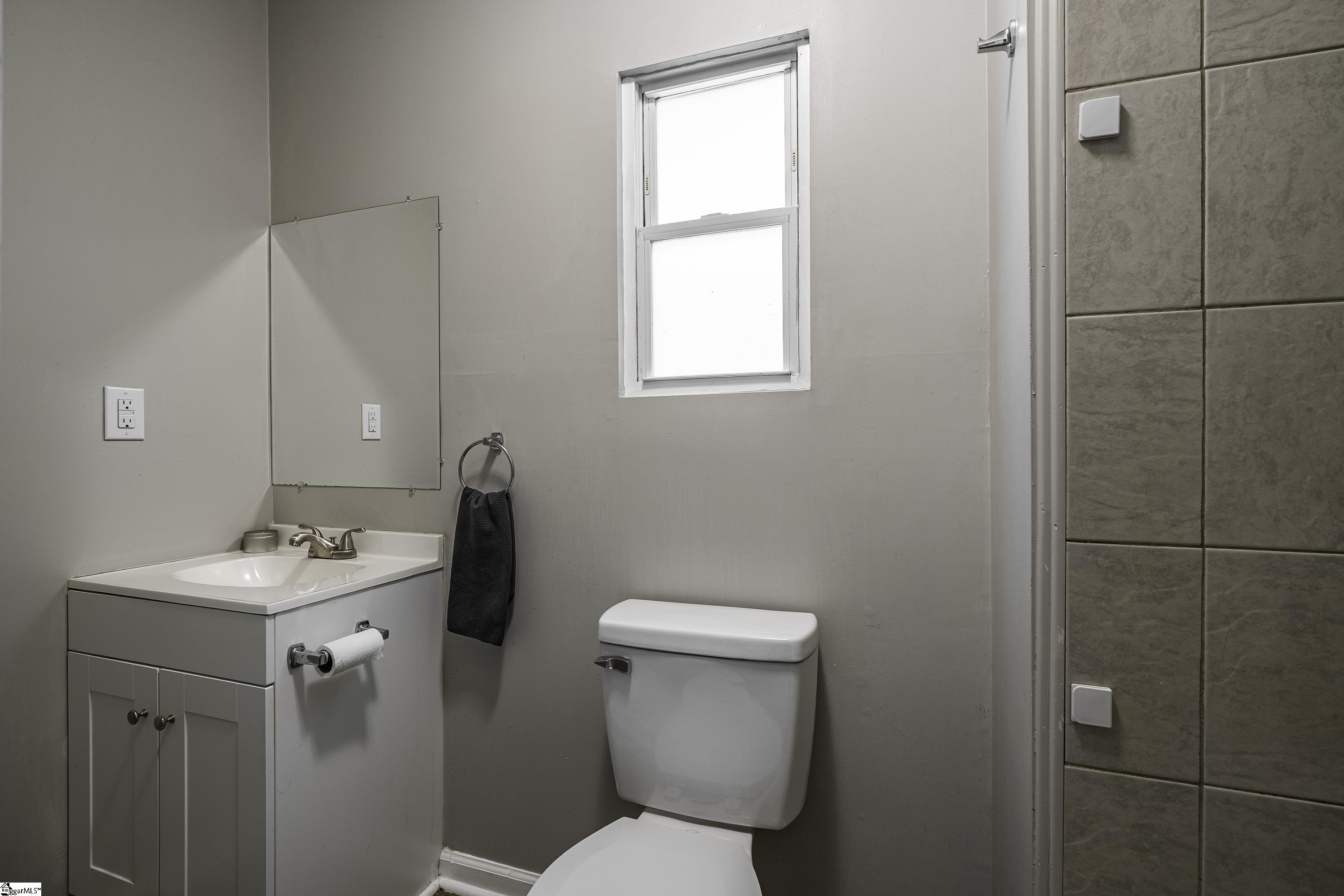 190 North Street Property Photo 26