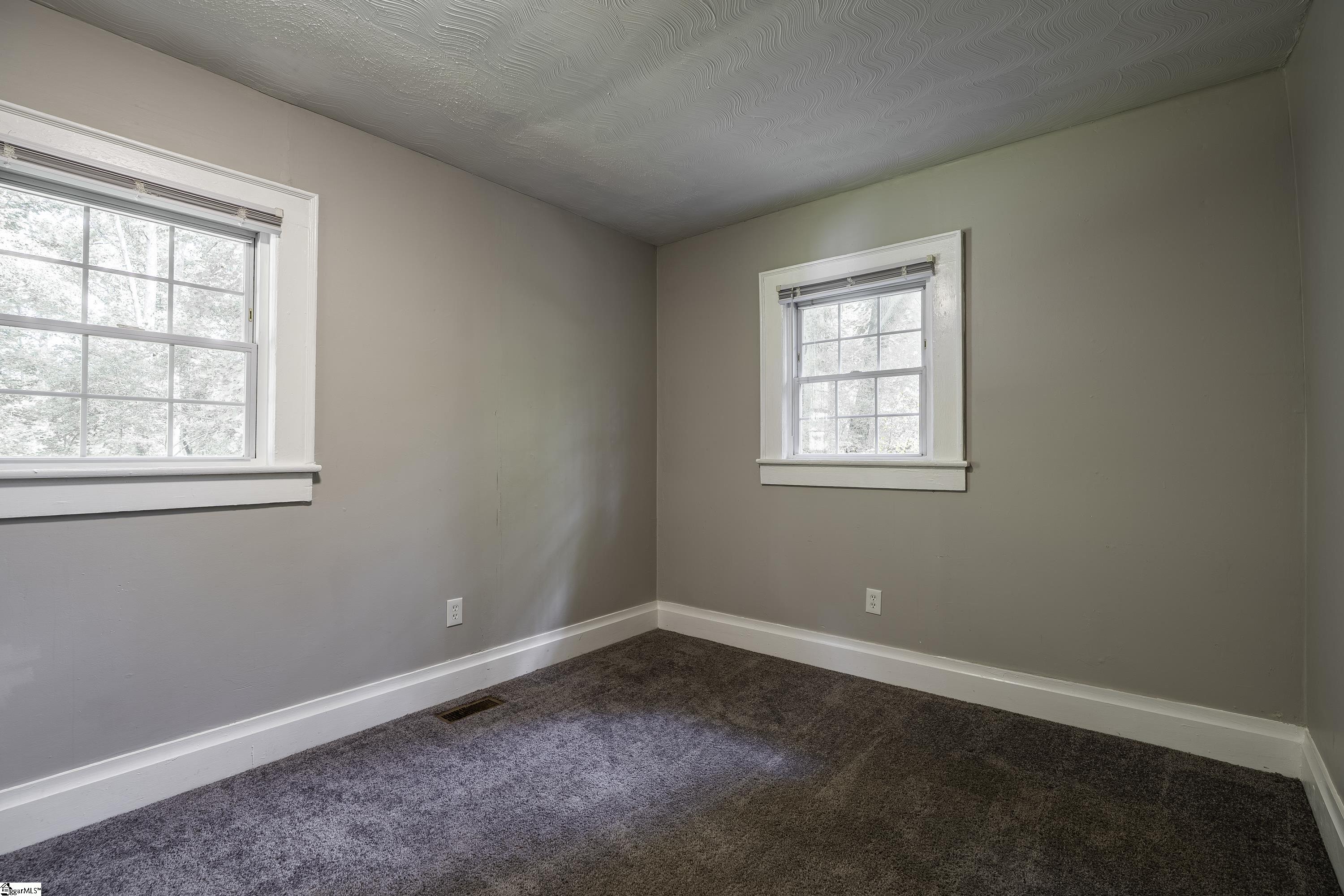 190 North Street Property Photo 28