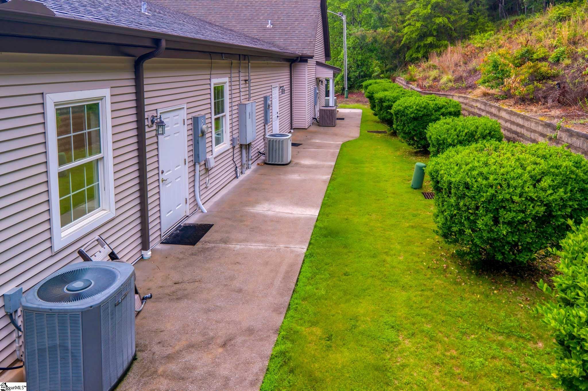 1594712 Property Photo 4