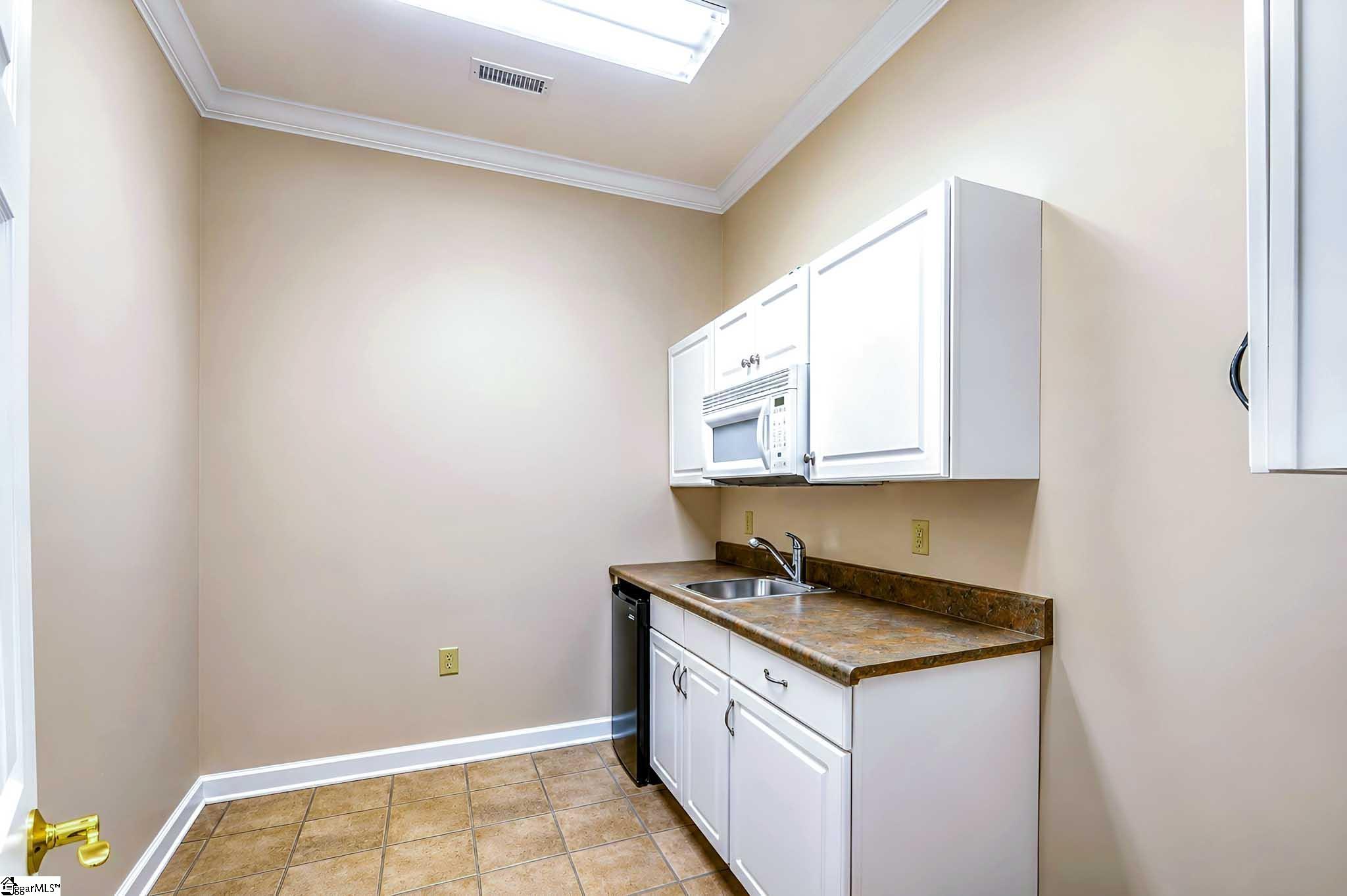 1594712 Property Photo 13