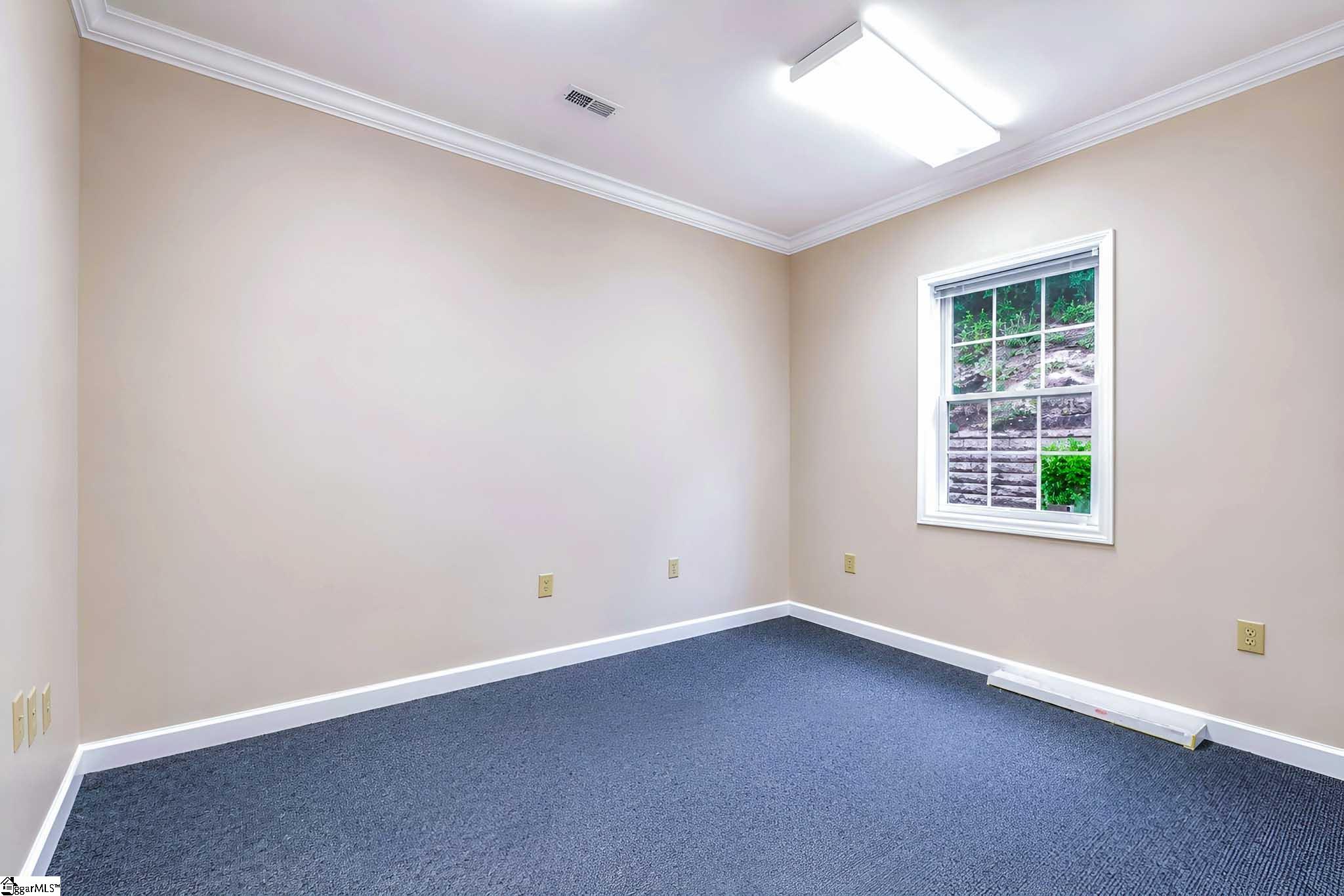 1594712 Property Photo 15