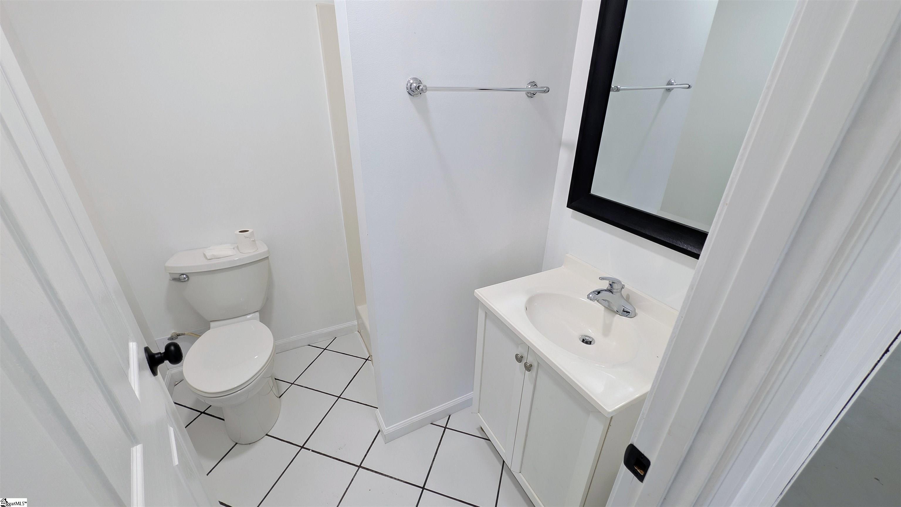 193 Laurel Street Property Photo 5