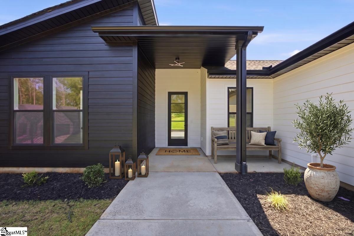 2027 Blessed Drive Property Photo 2