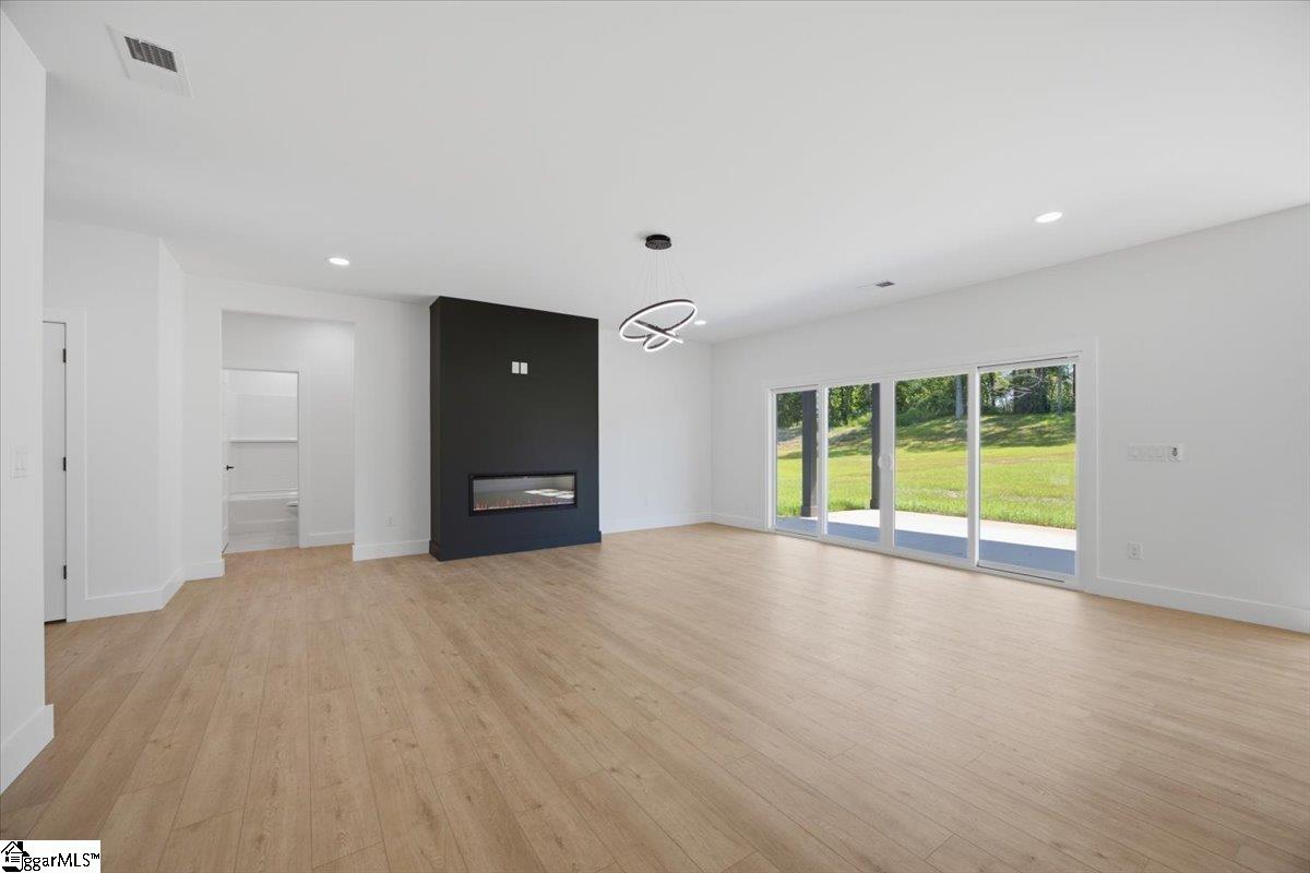 2027 Blessed Drive Property Photo 11
