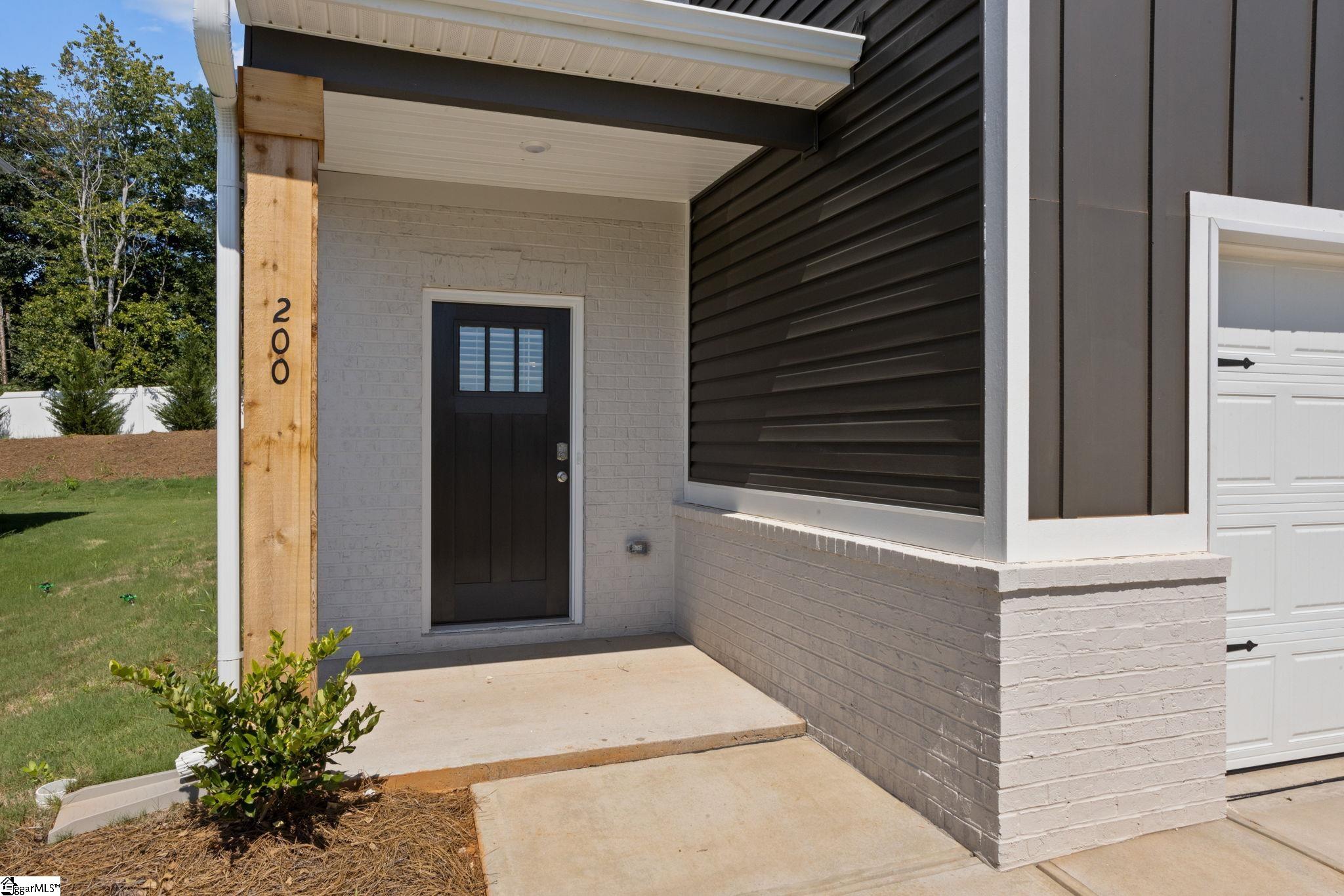 200 Juniper Valley Circle Property Photo 3