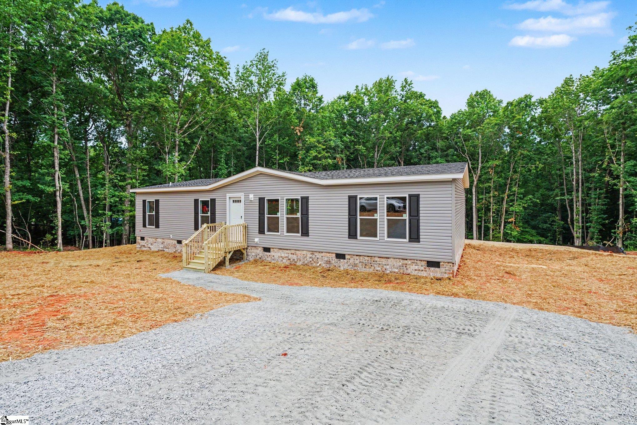 407 Cedar Ridge Drive Property Photo 3