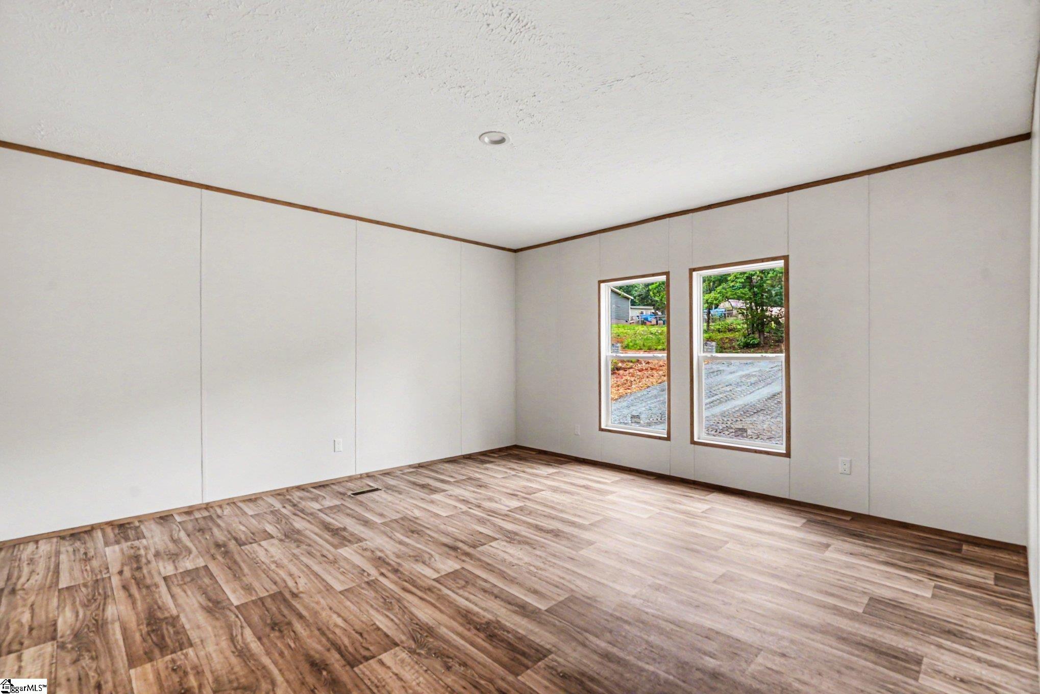 407 Cedar Ridge Drive Property Photo 14