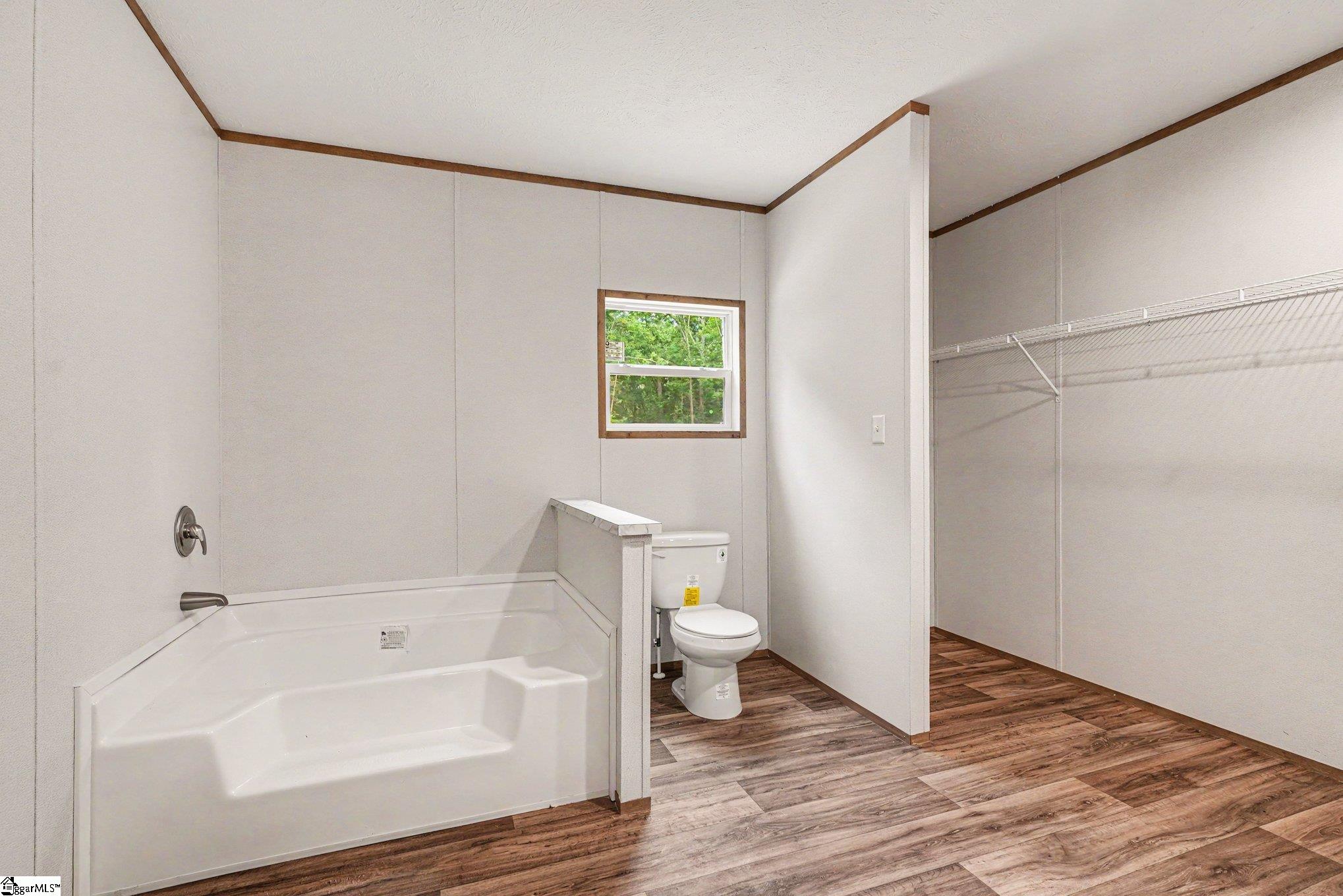 407 Cedar Ridge Drive Property Photo 19