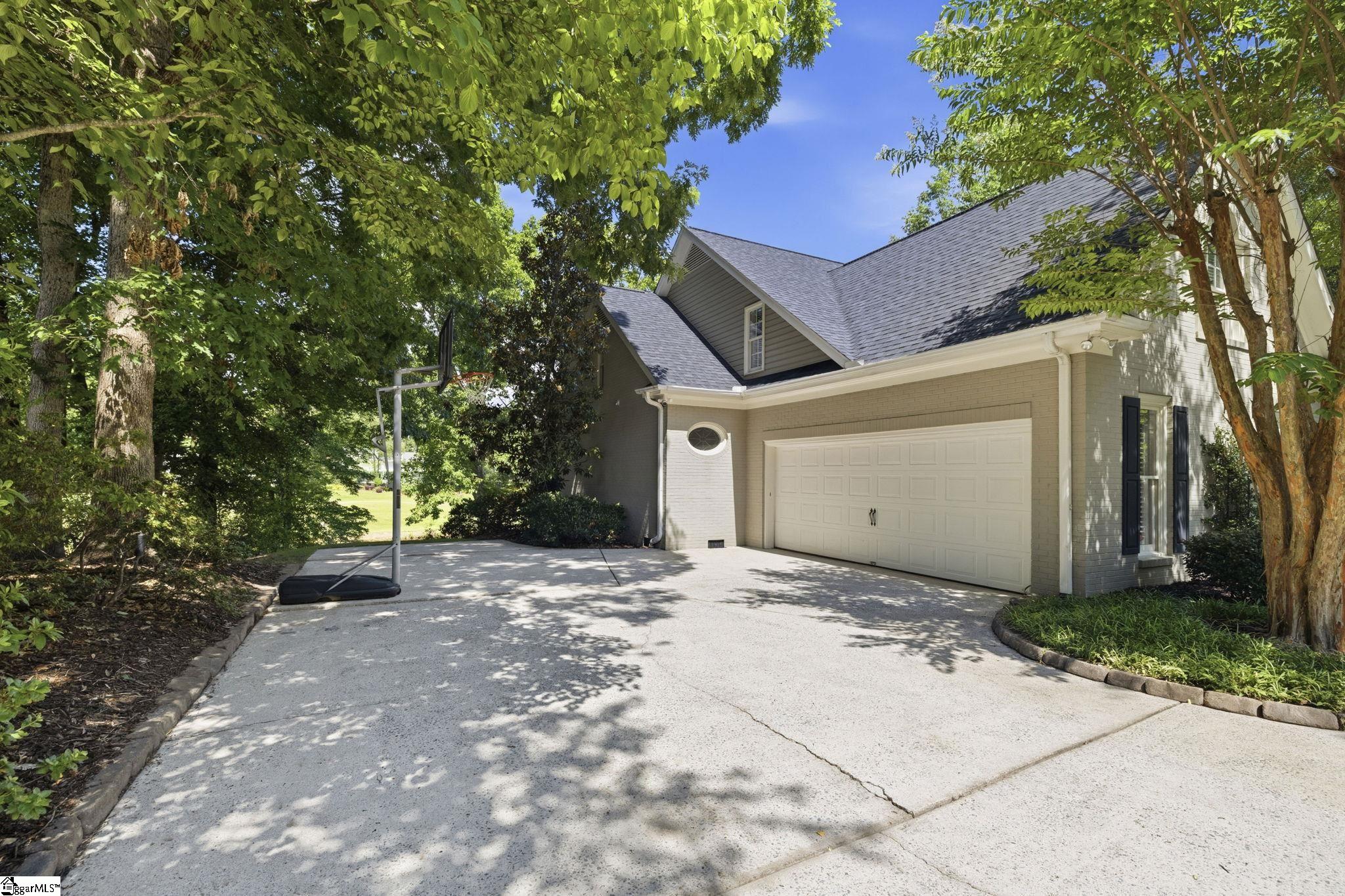 200 Pebble Creek Drive Property Photo 7