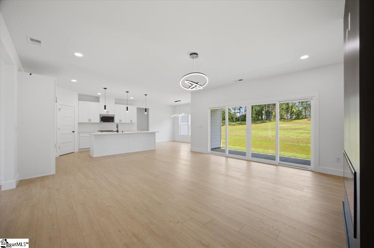 2033 Blessed Drive Property Photo 9