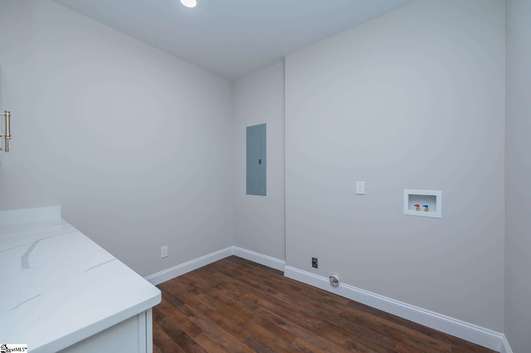 402 Wyatt Road Property Photo 11