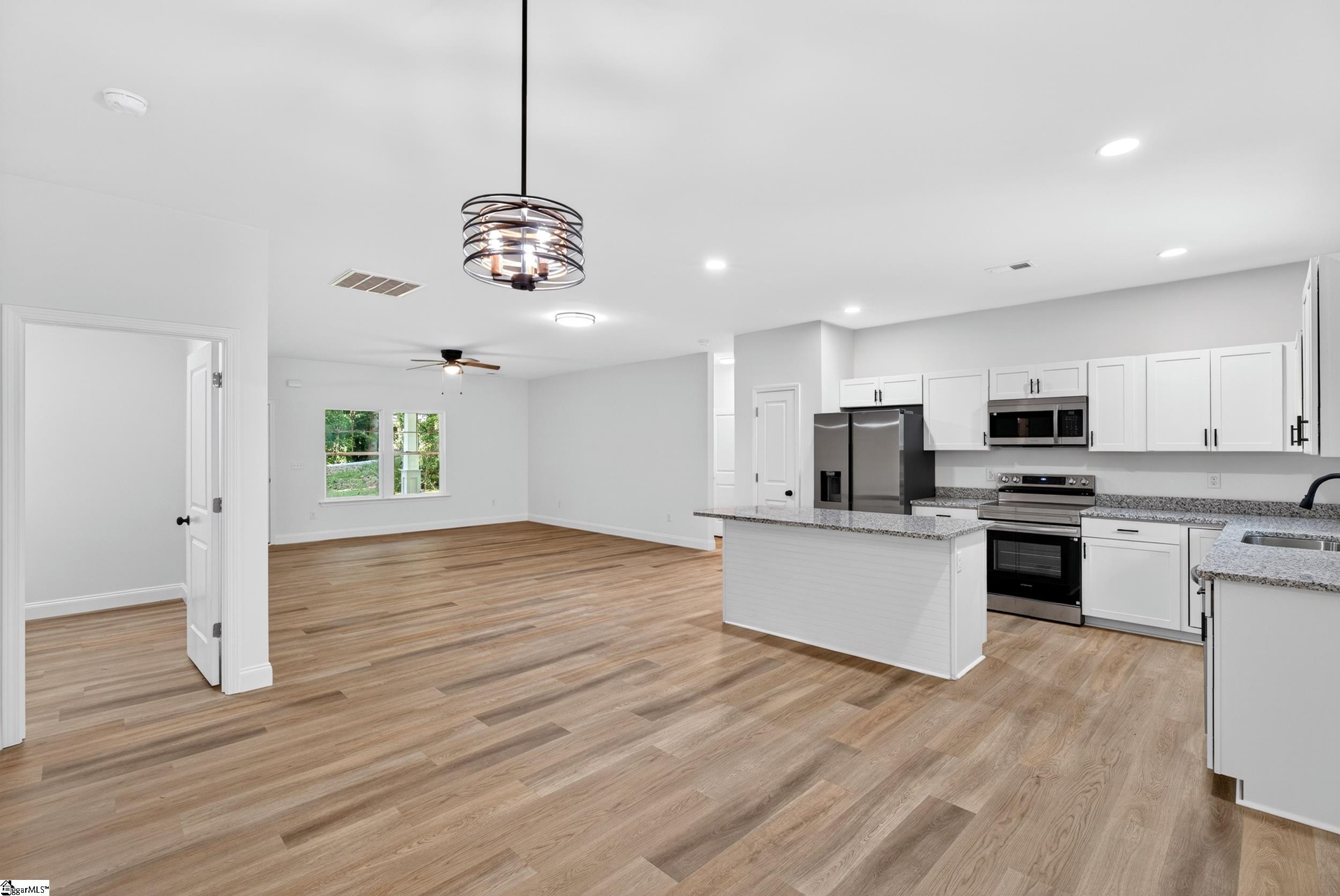 180 Anita Drive Property Photo 4