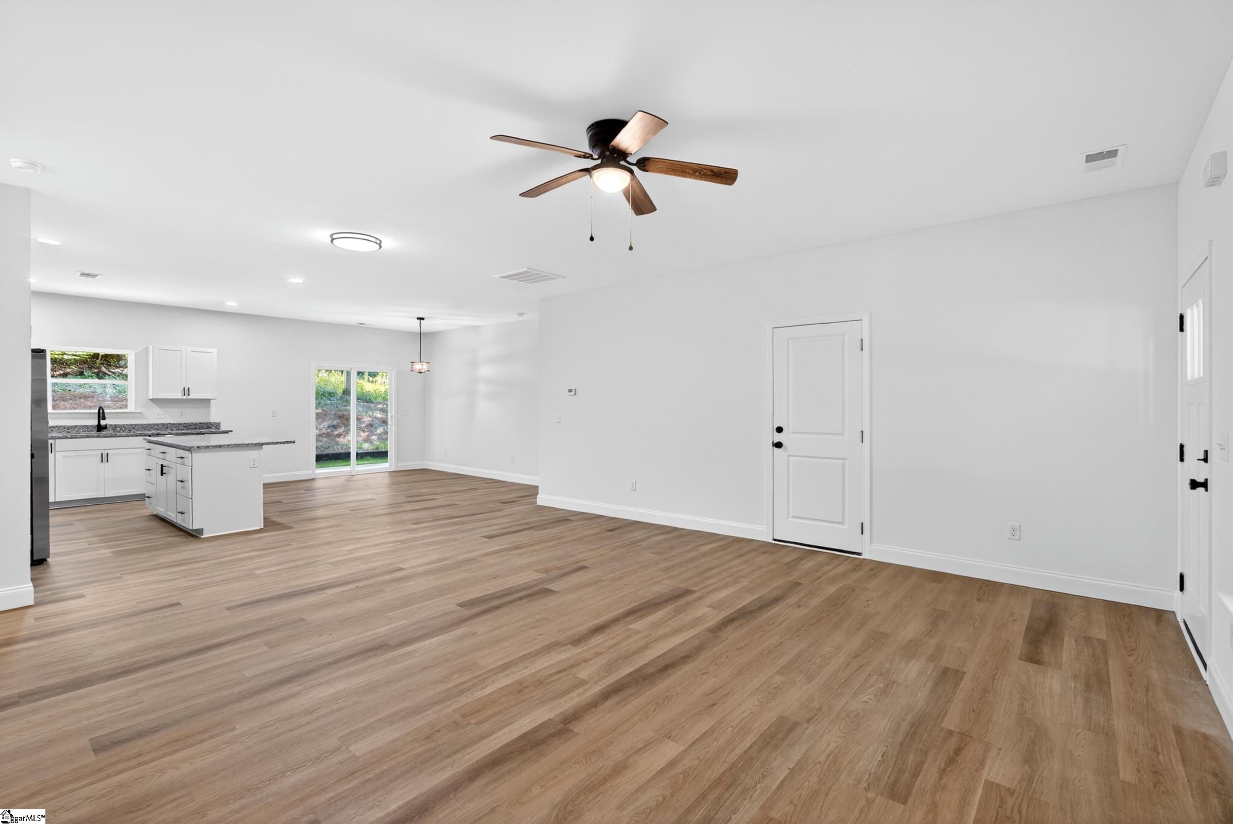 180 Anita Drive Property Photo 7