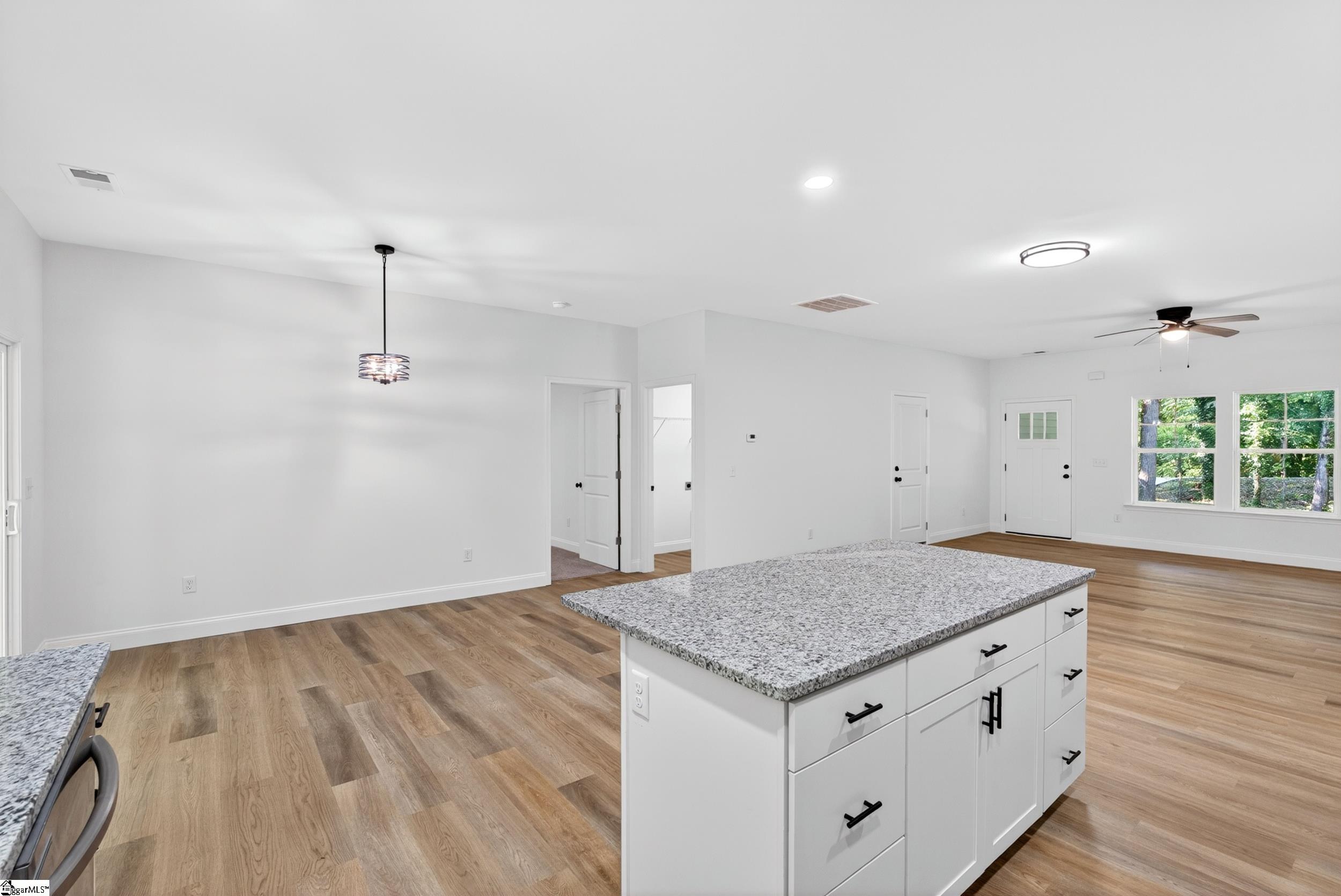 180 Anita Drive Property Photo 10