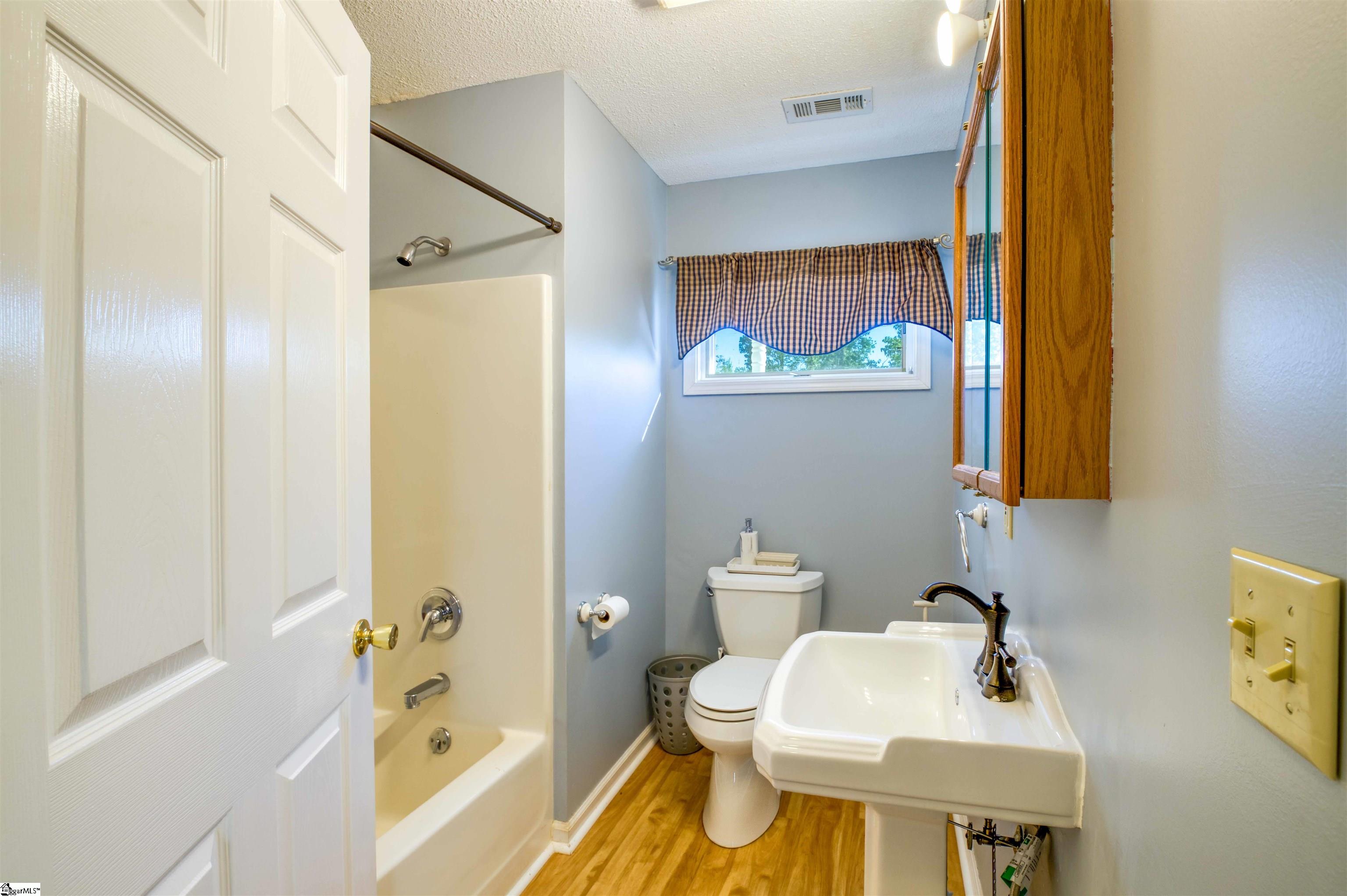 200 Leila Street Property Photo 21
