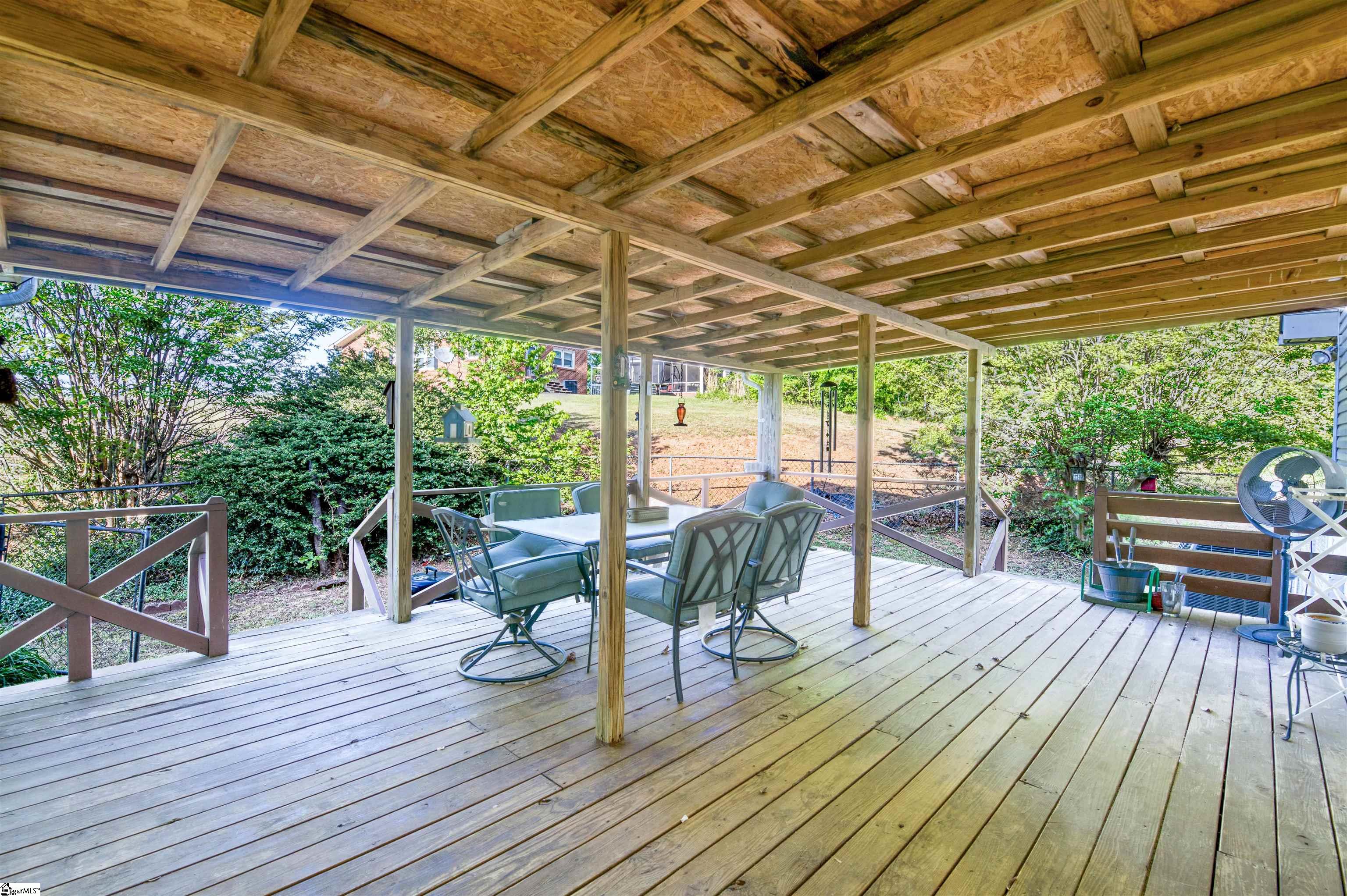 200 Leila Street Property Photo 26