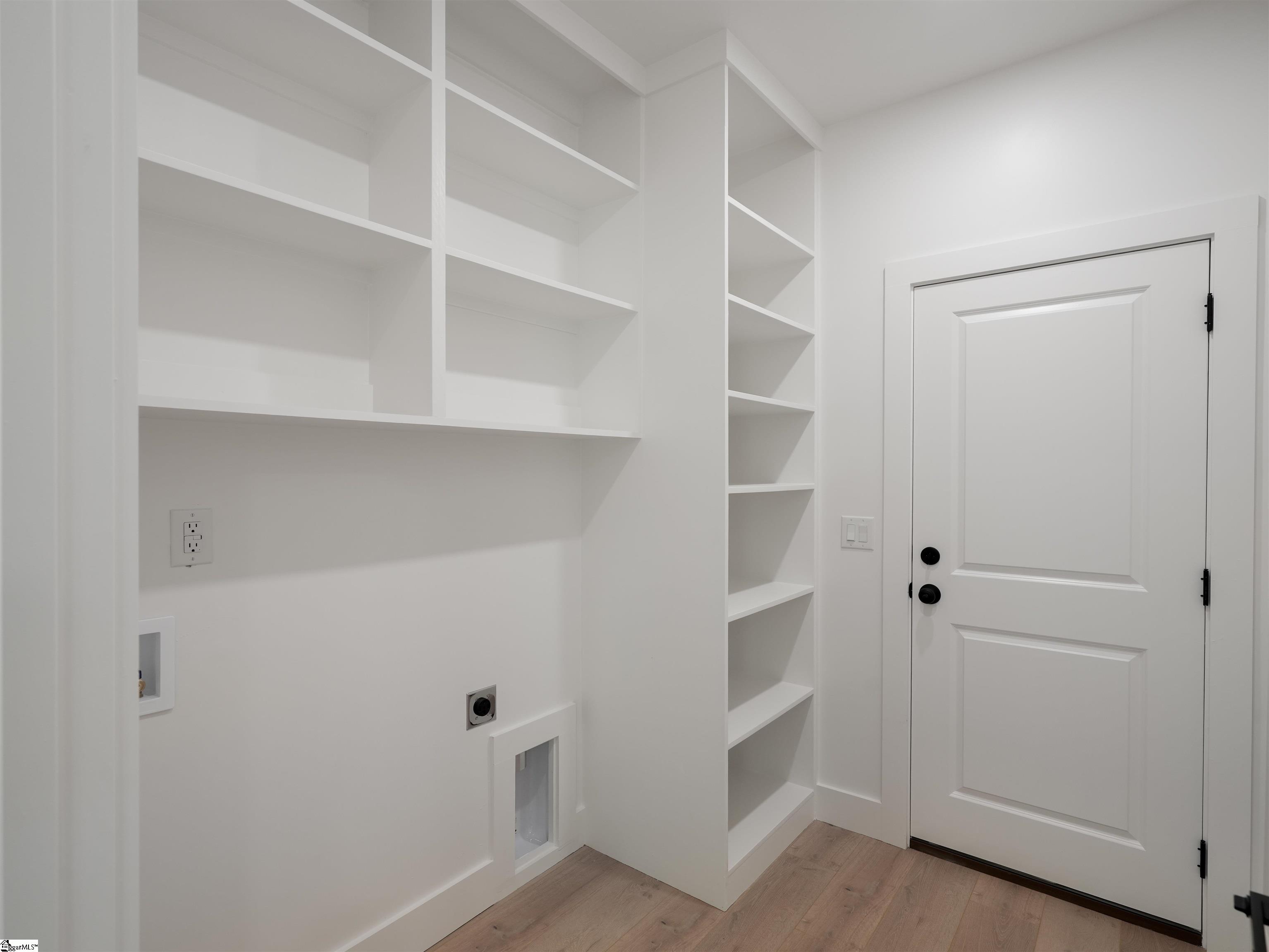 248 Queensbury Way Property Photo 12