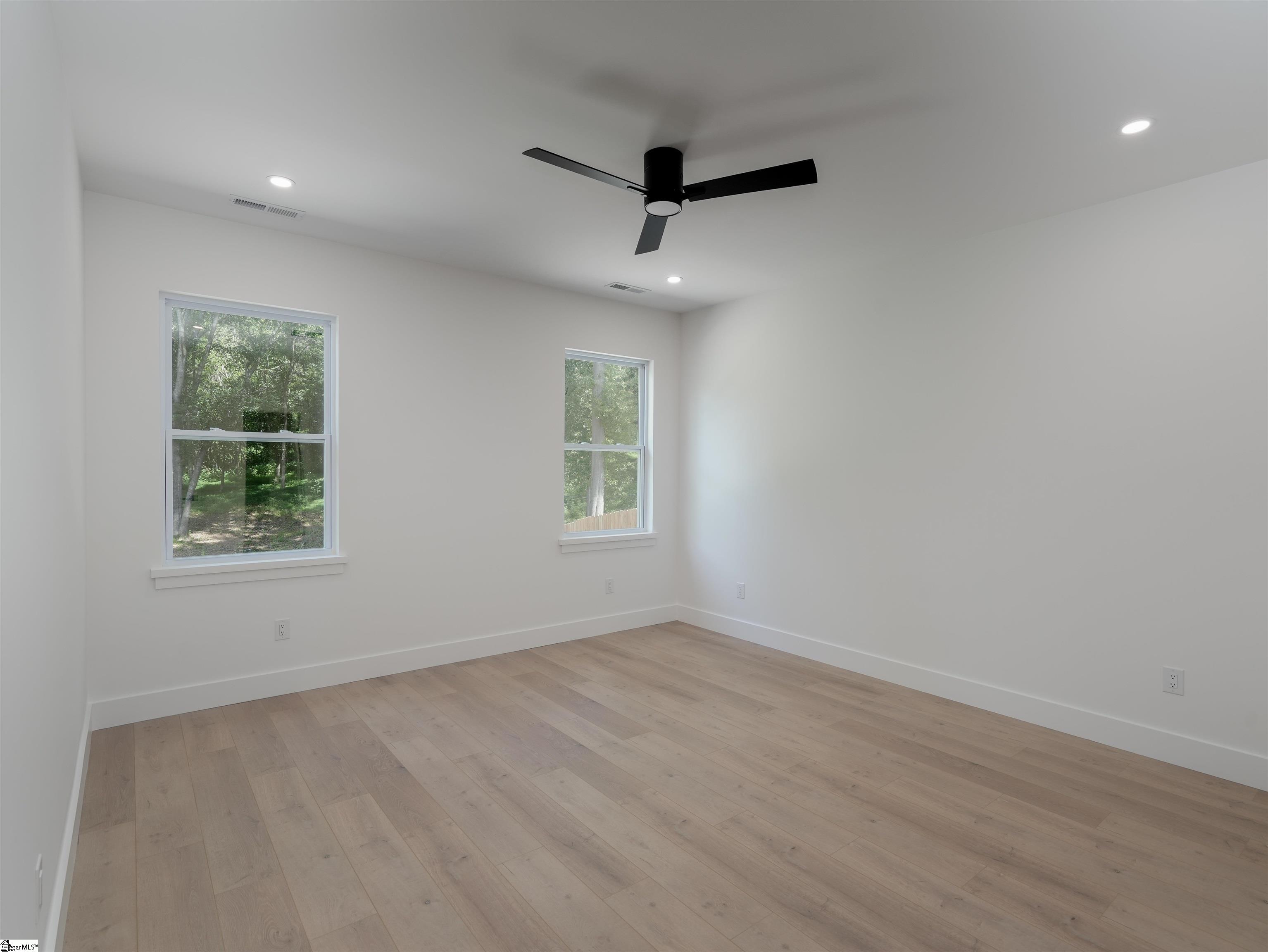 248 Queensbury Way Property Photo 14