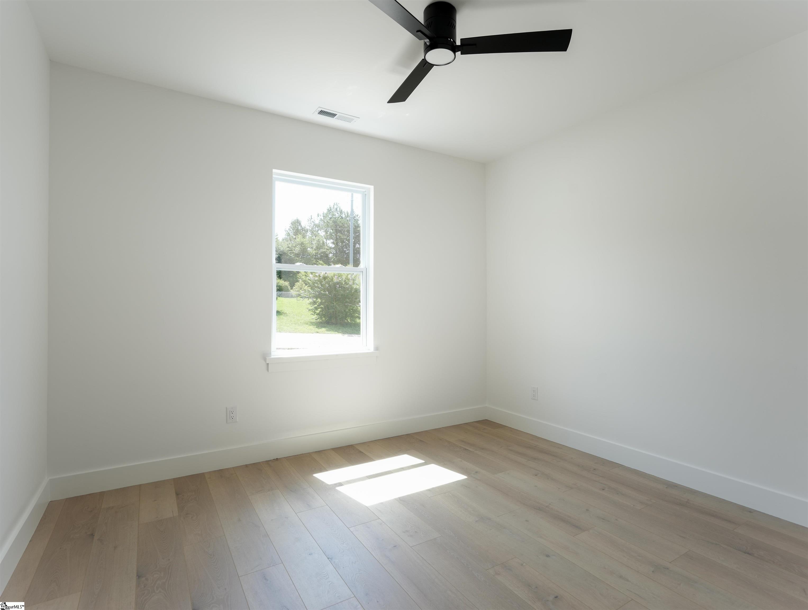 248 Queensbury Way Property Photo 19