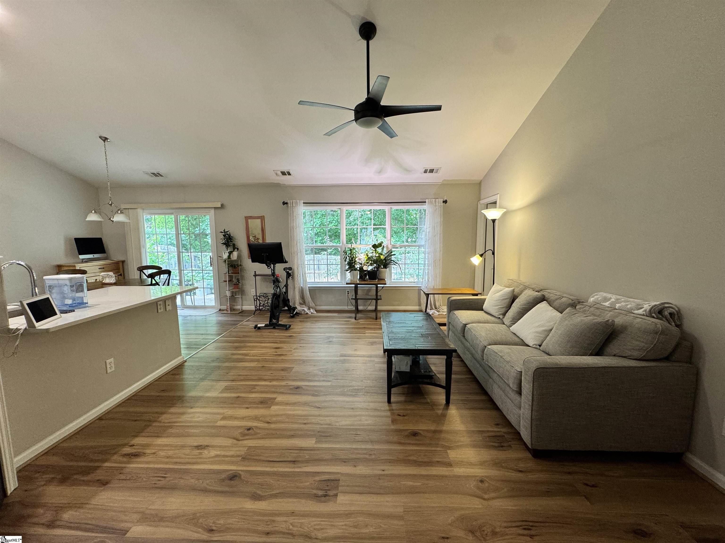 1594896 Property Photo 6
