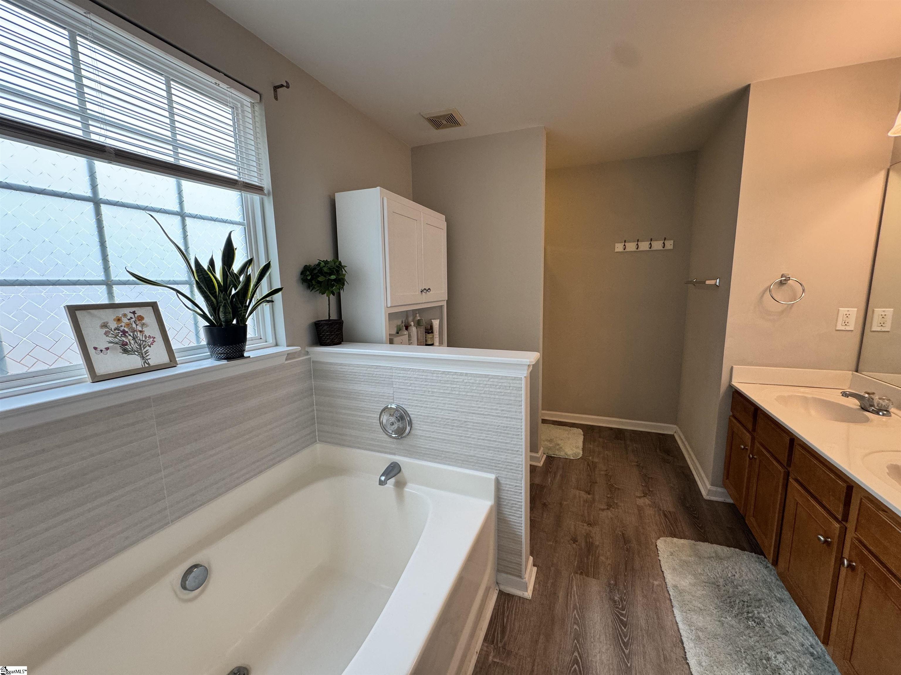 1594896 Property Photo 26