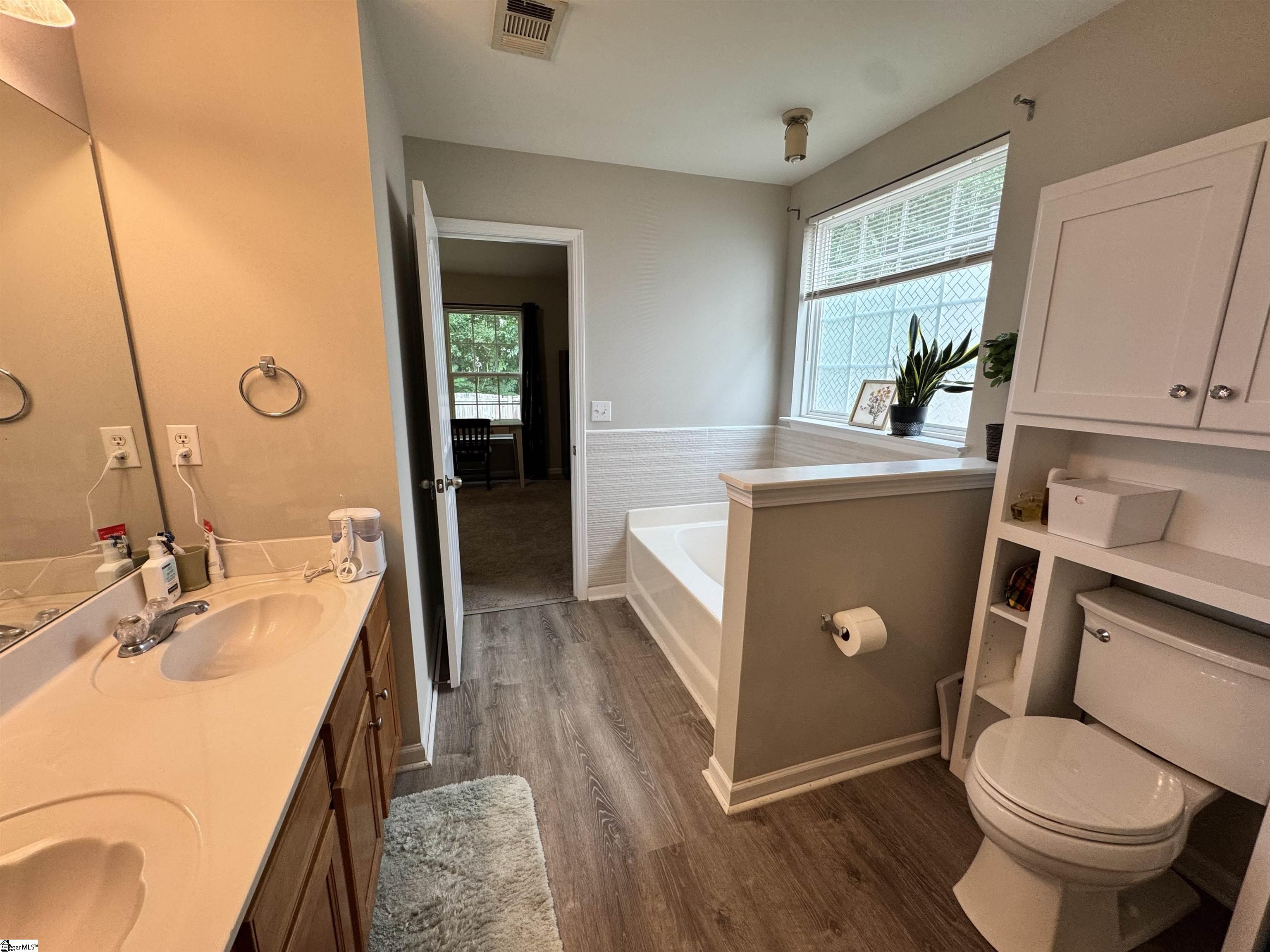 1594896 Property Photo 27