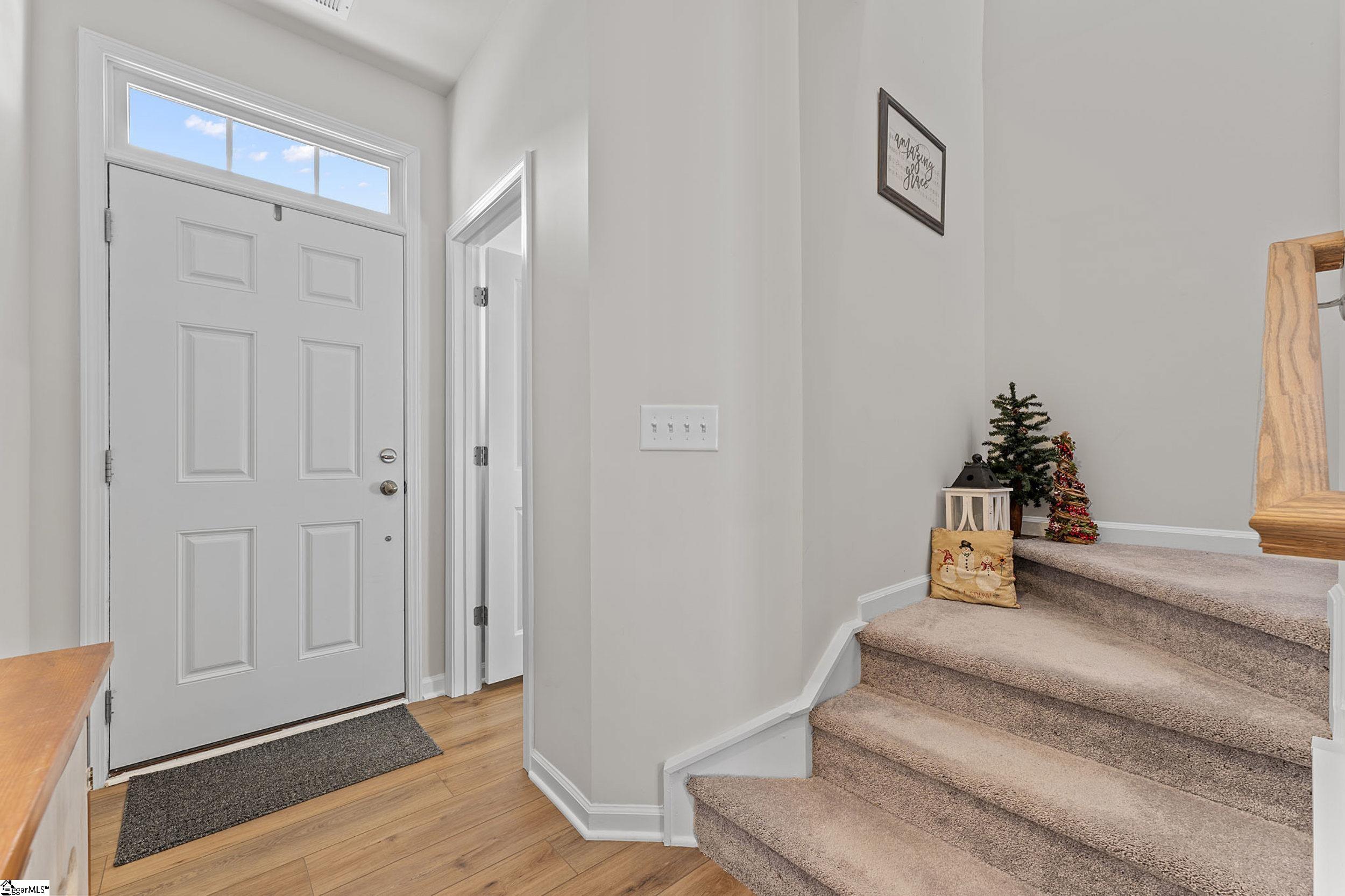 6 Loebner Lane Property Photo 3