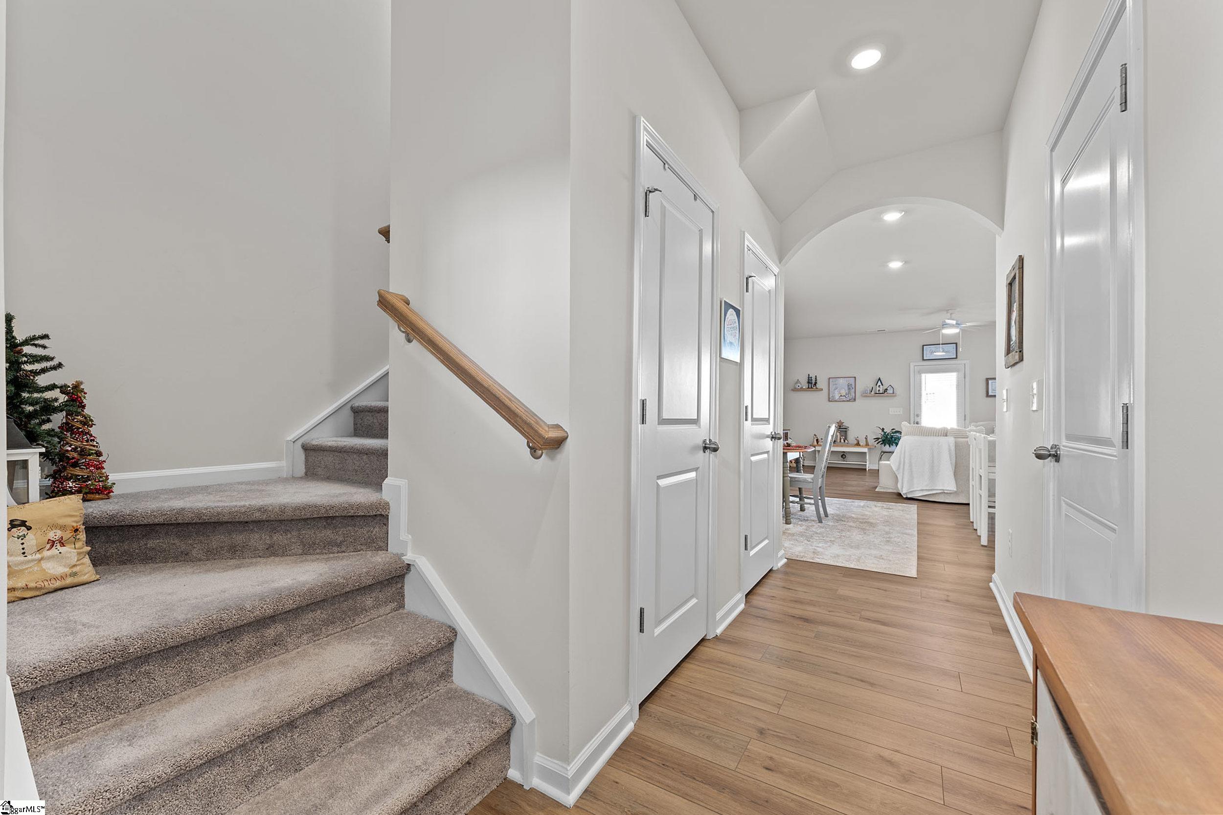 6 Loebner Lane Property Photo 4