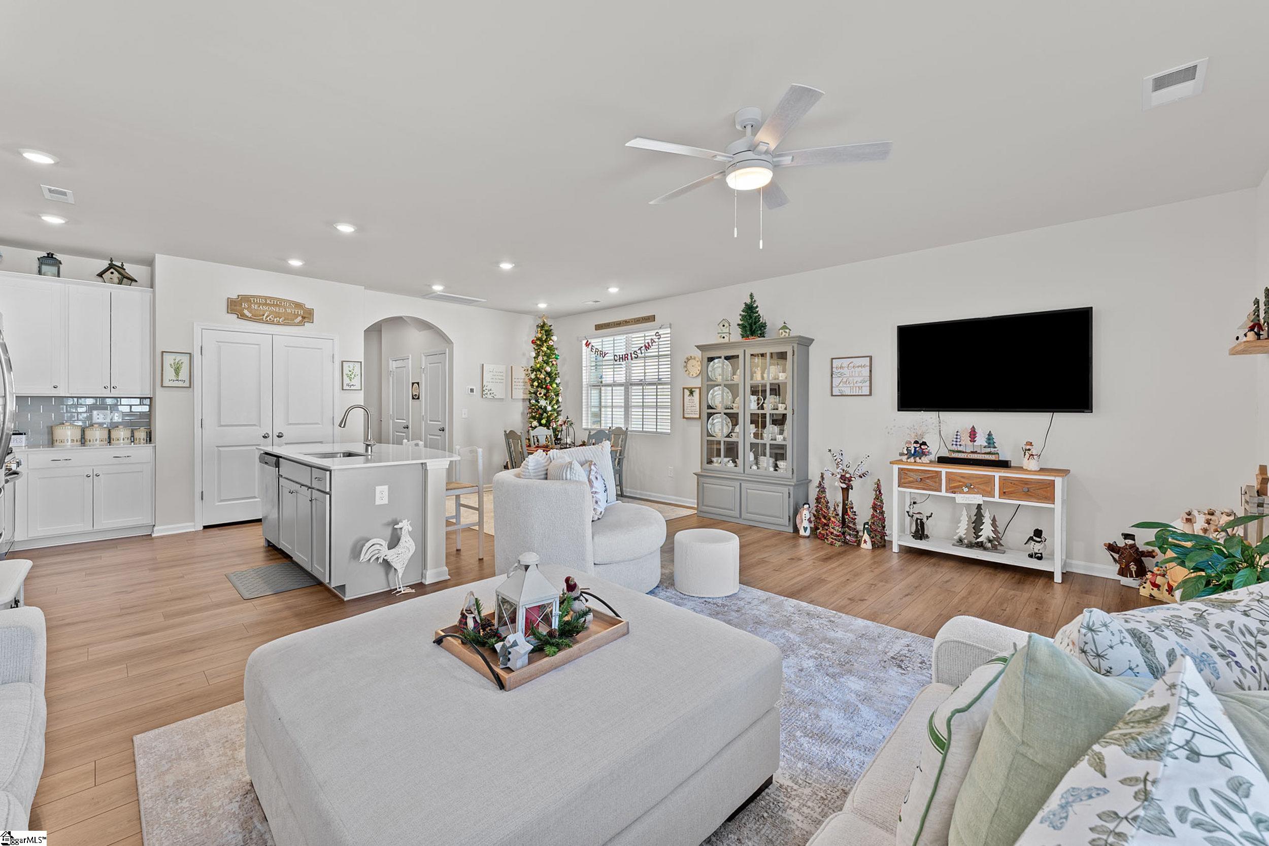 6 Loebner Lane Property Photo 10