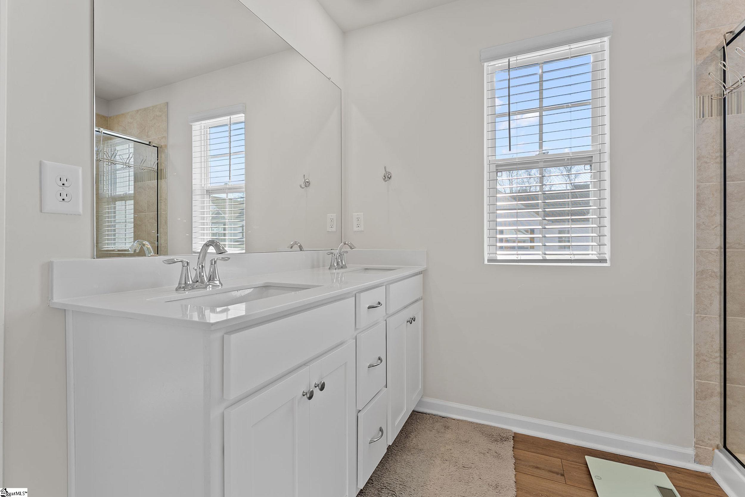 6 Loebner Lane Property Photo 16