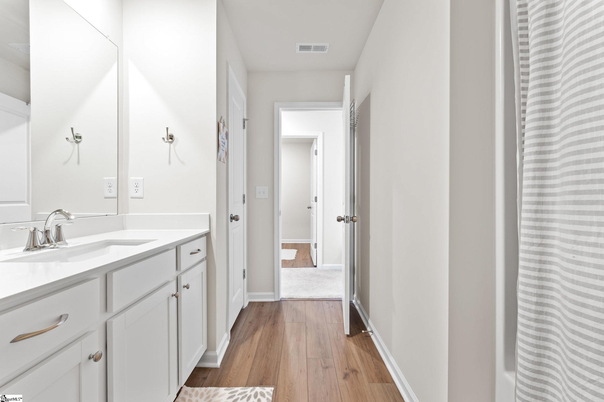 6 Loebner Lane Property Photo 22