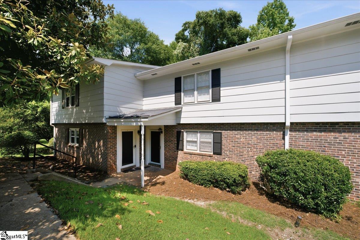 25 Summercreek Drive Property Photo 1