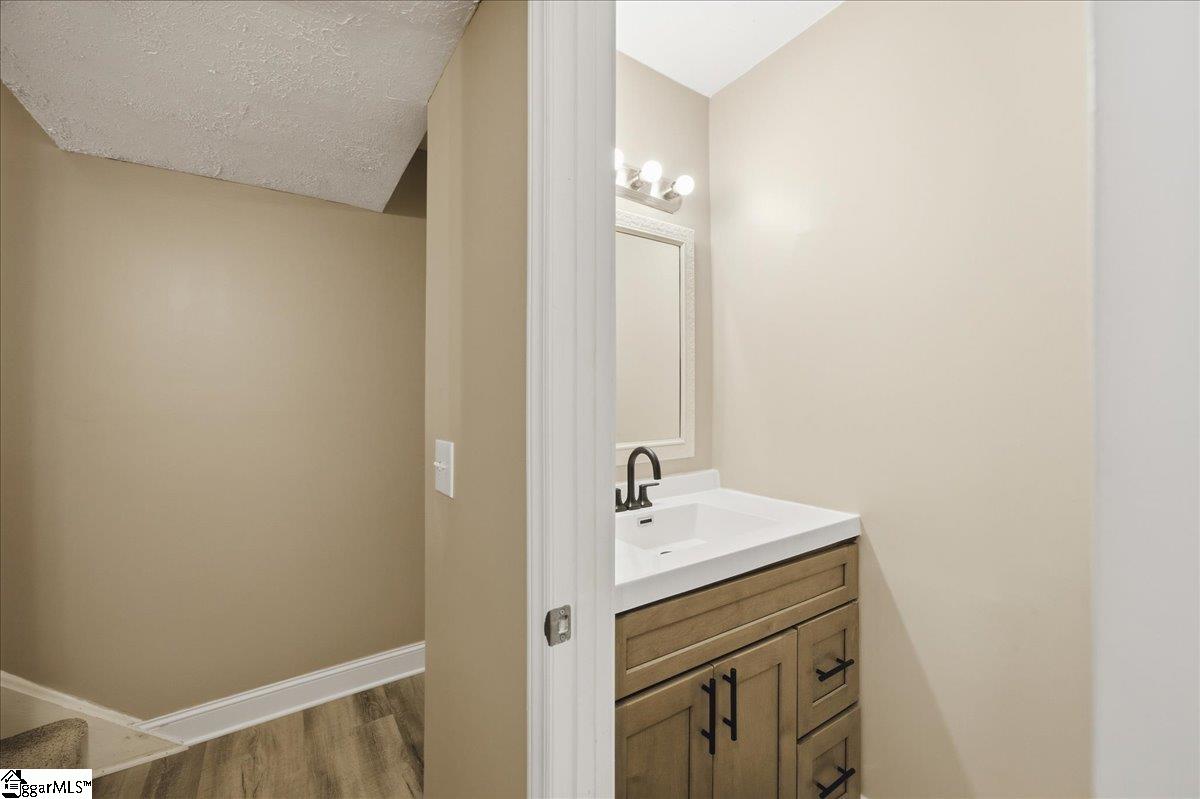 25 Summercreek Drive Property Photo 16