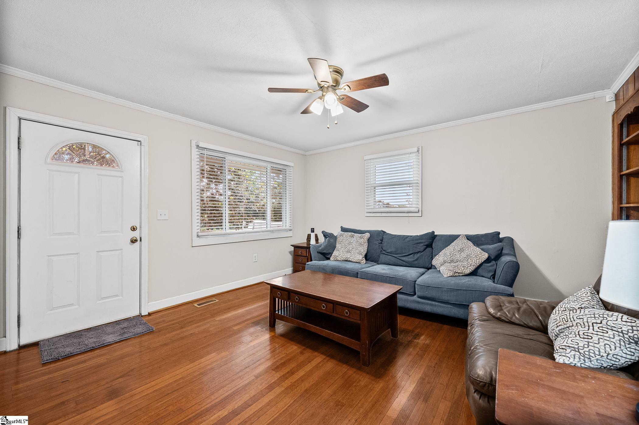 17 Eisenhower Drive Property Photo 7