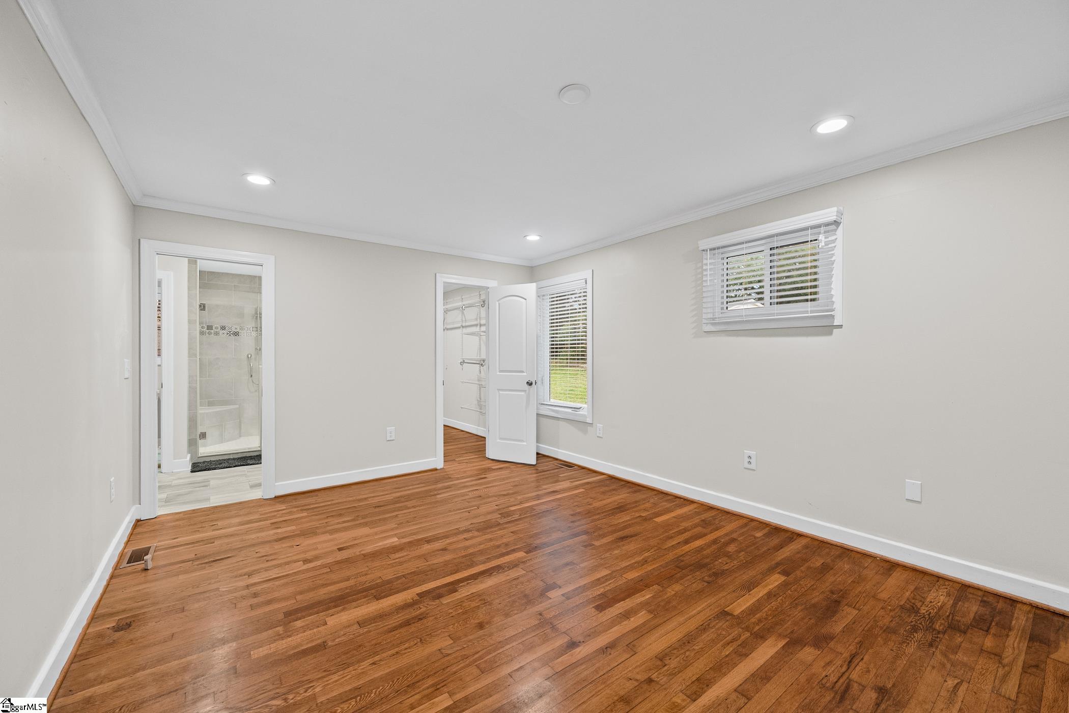 17 Eisenhower Drive Property Photo 10