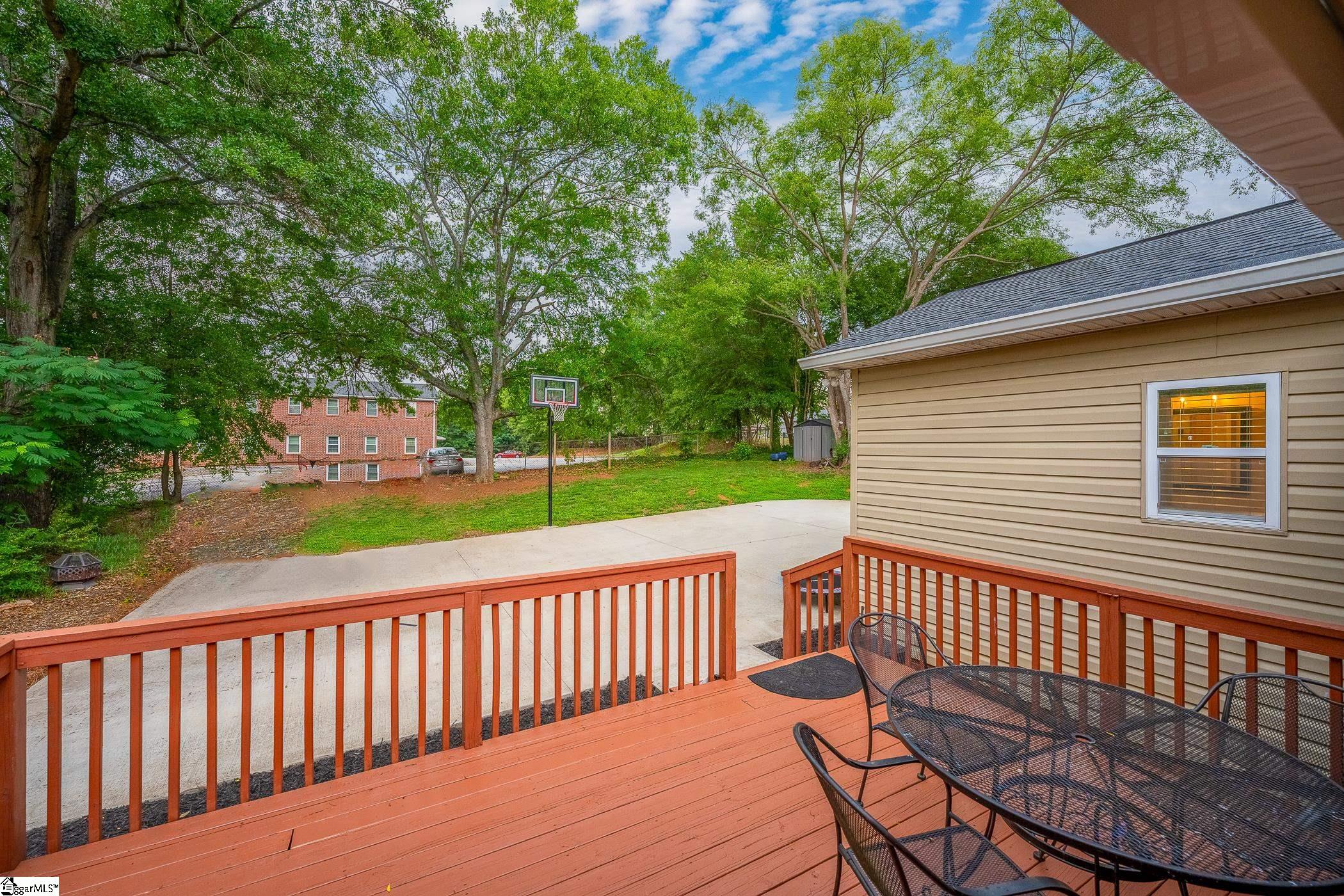 17 Eisenhower Drive Property Photo 18