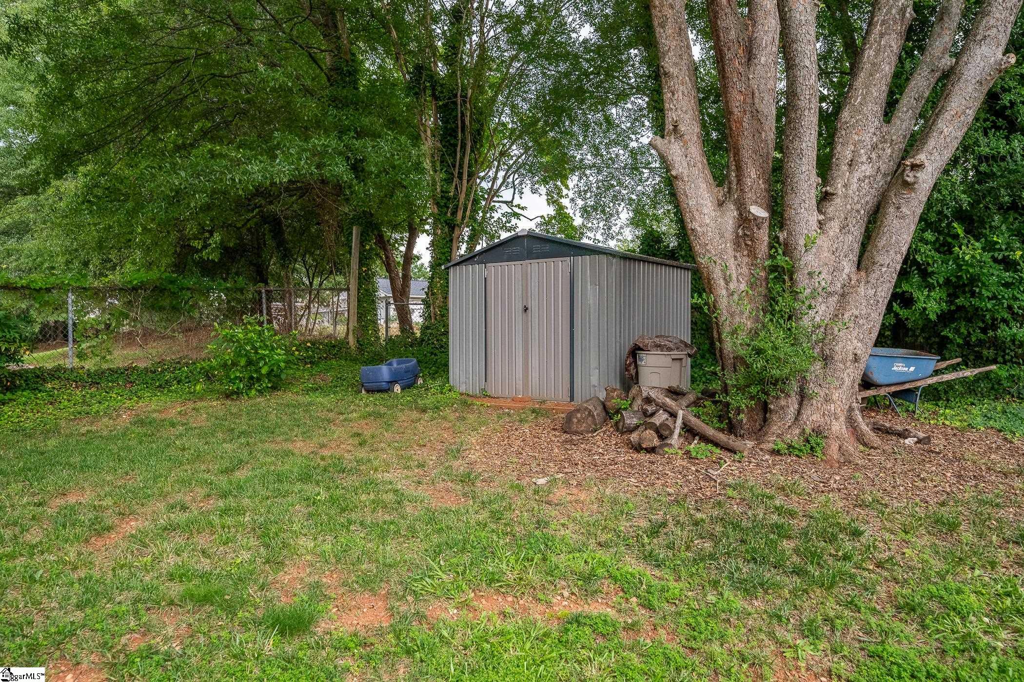 17 Eisenhower Drive Property Photo 19
